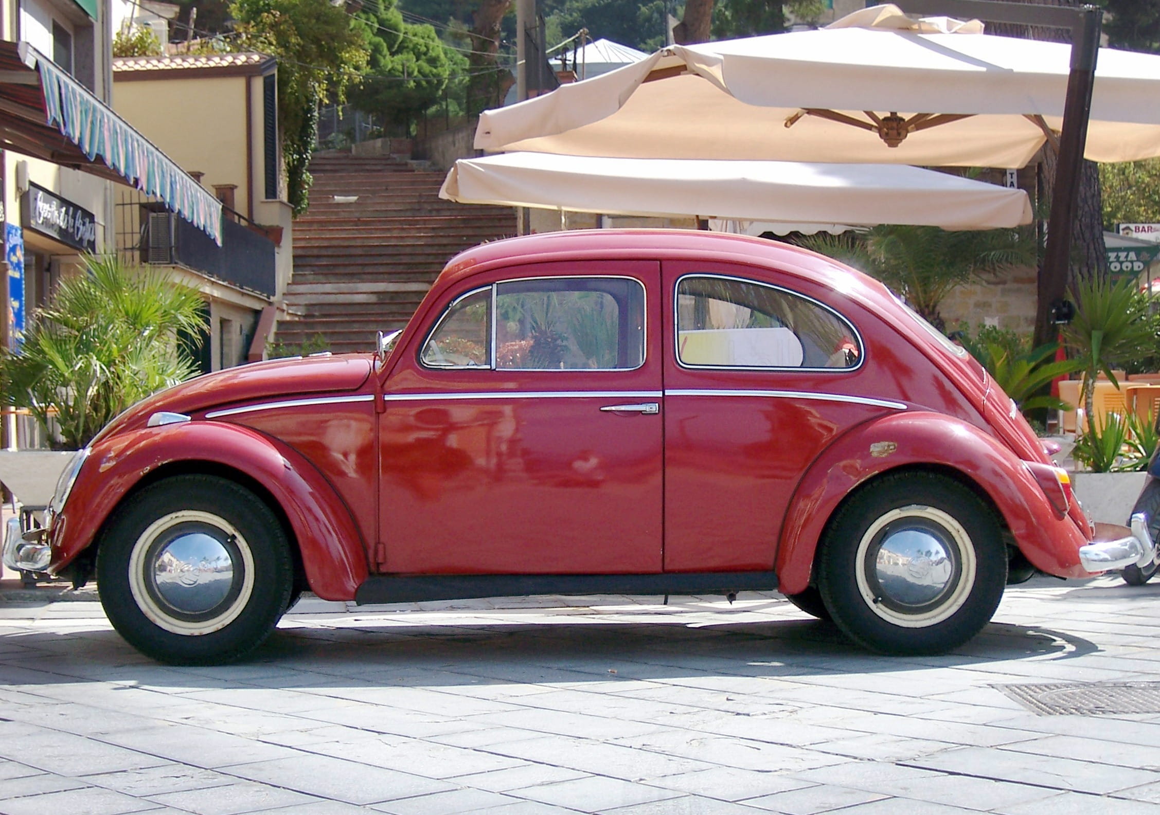 tree, retro styled, Red, built structure, building exterior, vintage car, architecture, Auto, Summer, car, volkswagen, garage, land vehicle, city, transportation, HD Wallpaper