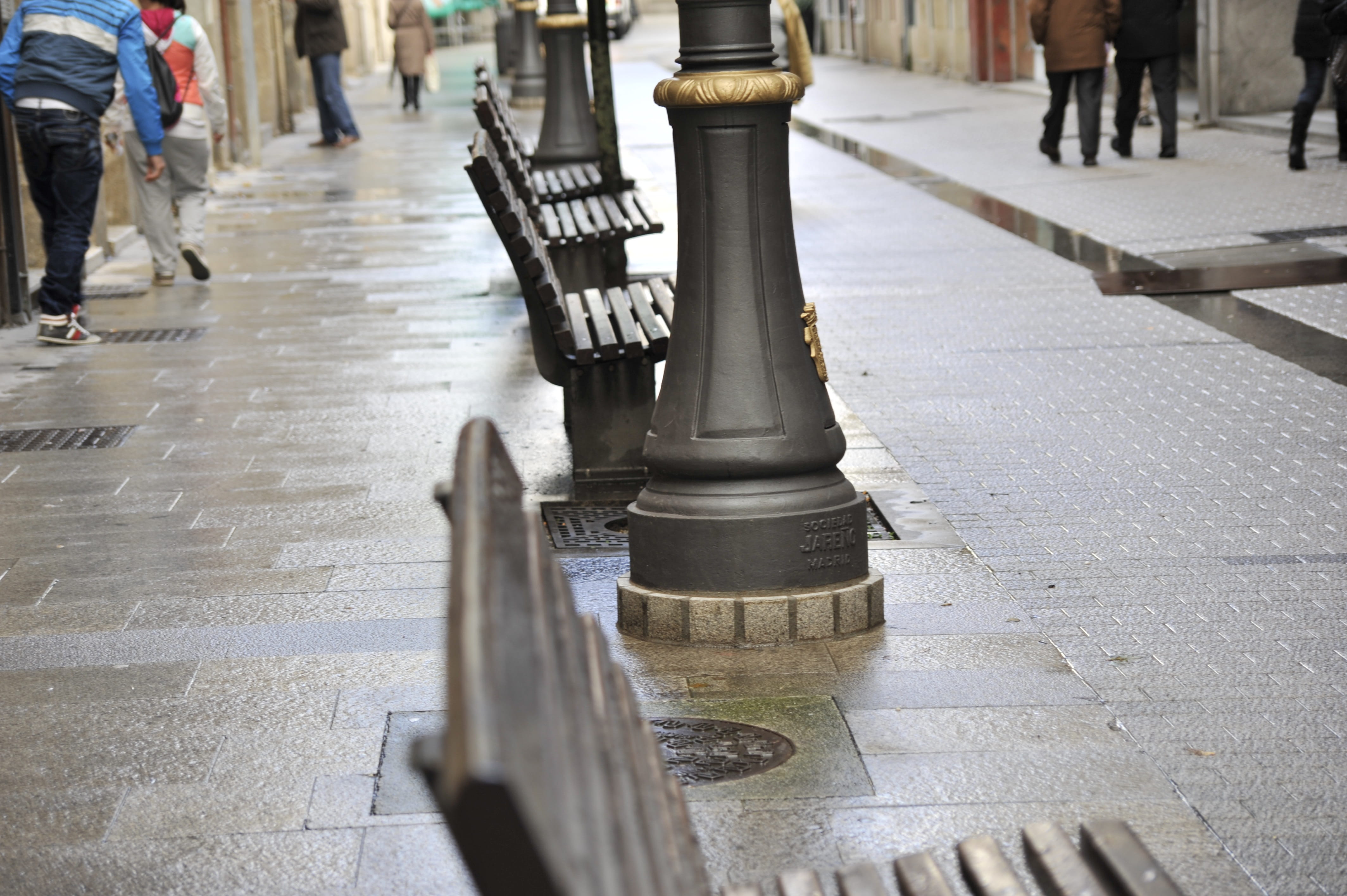 architecture, people, outdoors, incidental people, built structure, rainy season, sidewalk, city, footpath, urban, peaceful, Via, lugo, day, wet, motion, HD Wallpaper