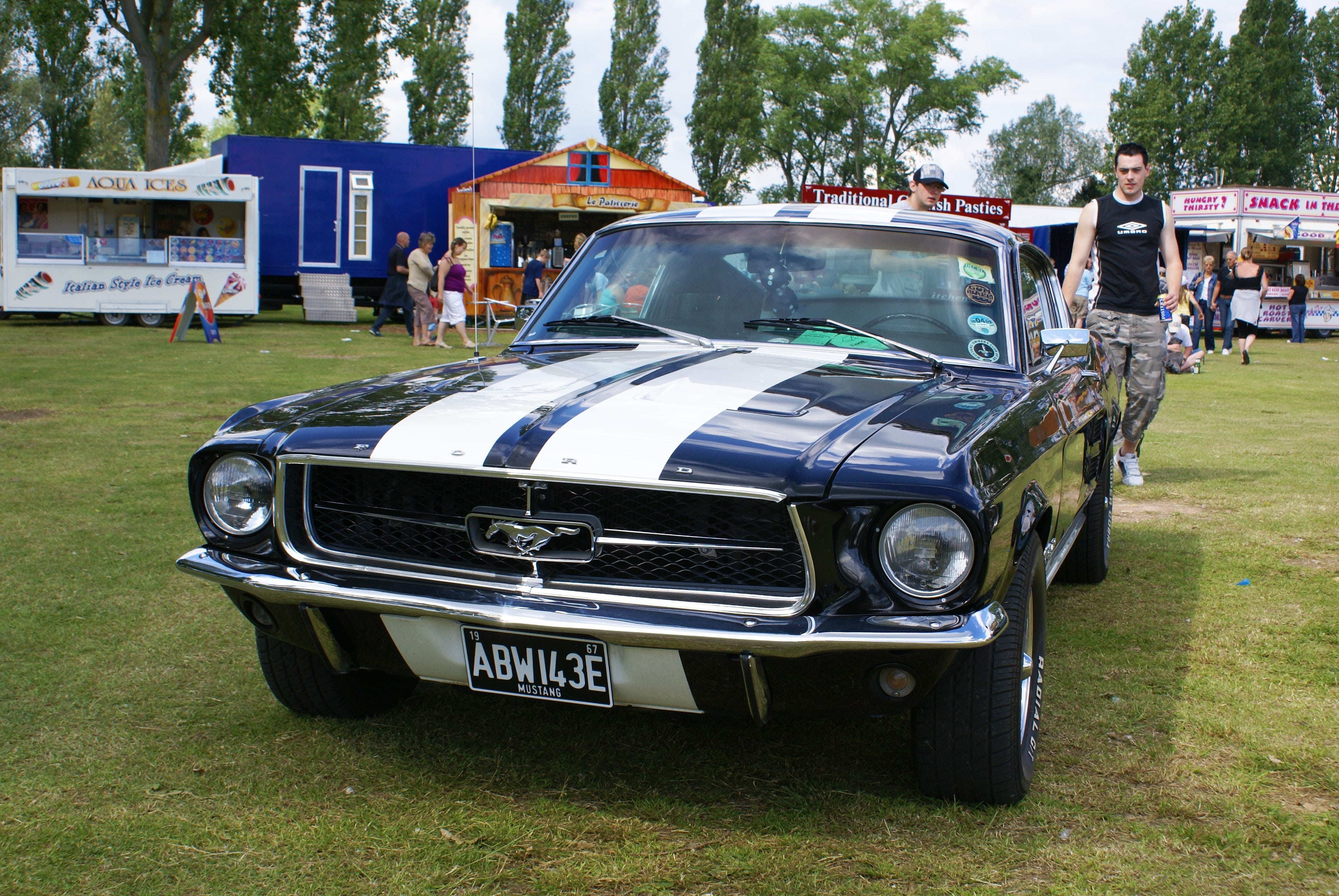 field, ford mustang, grass, transportation, mode of transportation, car, day, show, vintage car, incidental people, old car, lifestyles, mustang, men, people, HD Wallpaper
