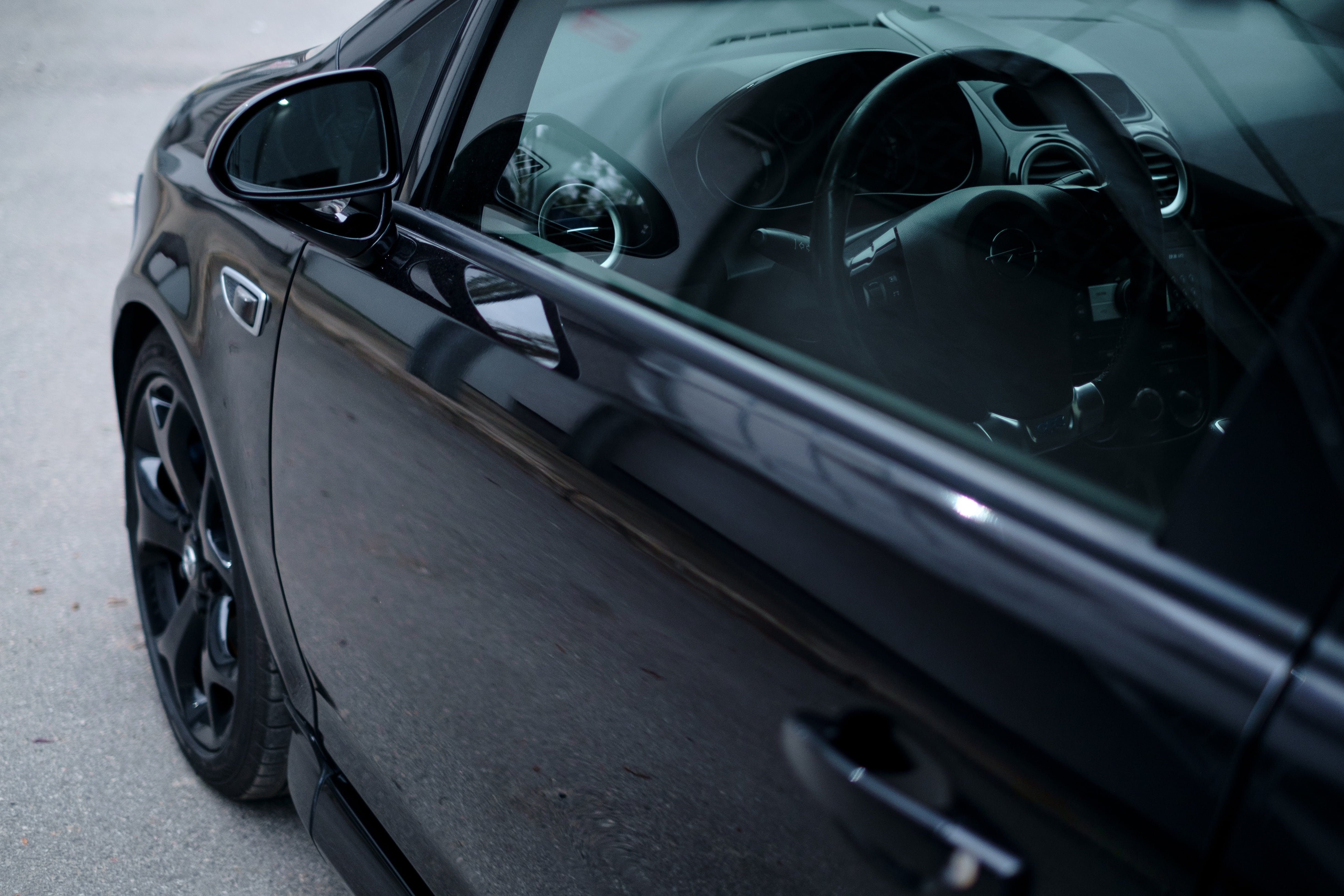 glass - material, land vehicle, style, damaged, outdoors, modern, door, no people, wheel, vehicle, city, opel, 4K, benz, new, focus on foreground, limited, HD Wallpaper