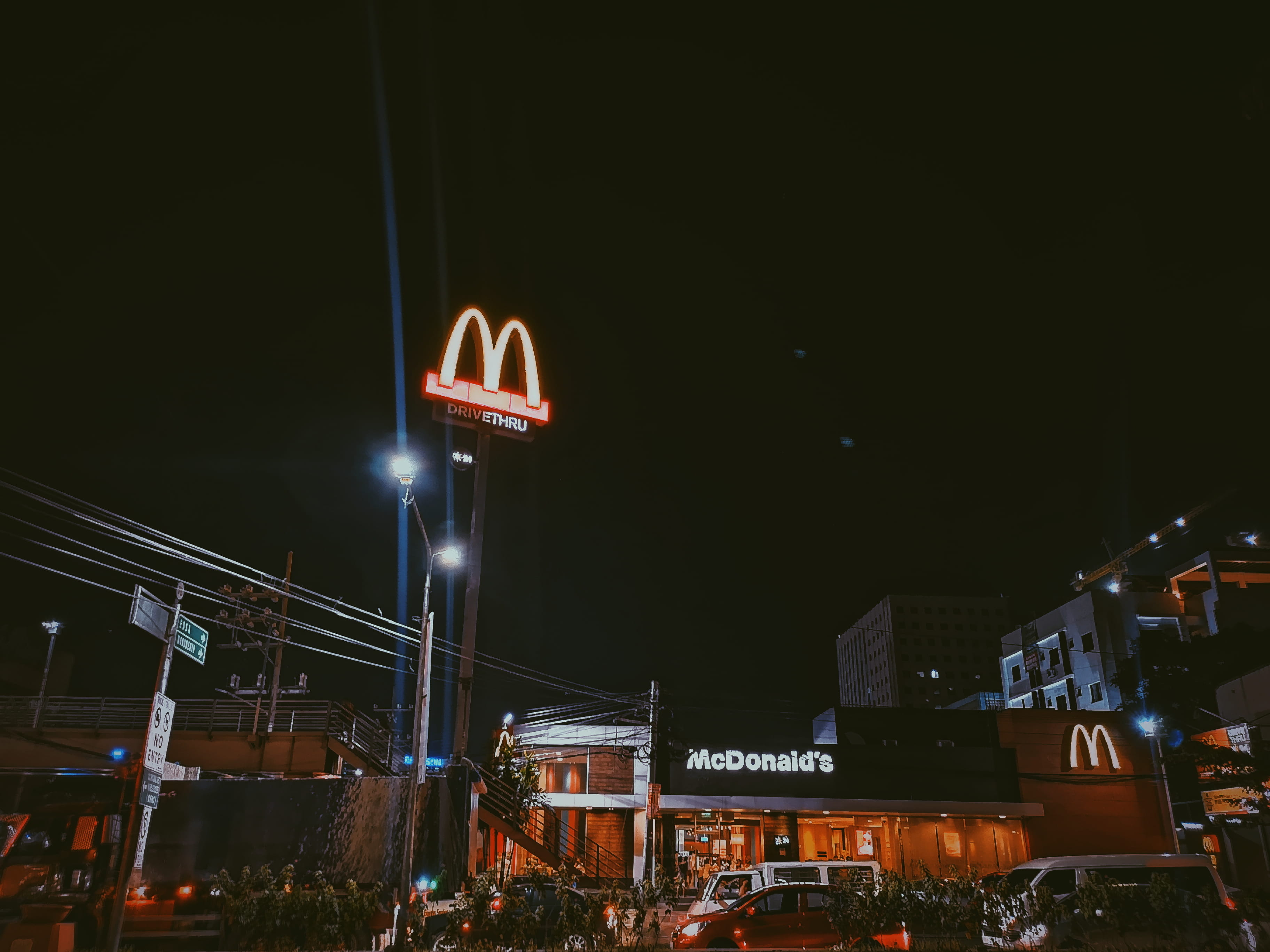 text, mcdonalds, city life, 2K, building, night photography, sign, city, store, nature, evening, road, time, lights, low angle view, environment, transportation, HD Wallpaper