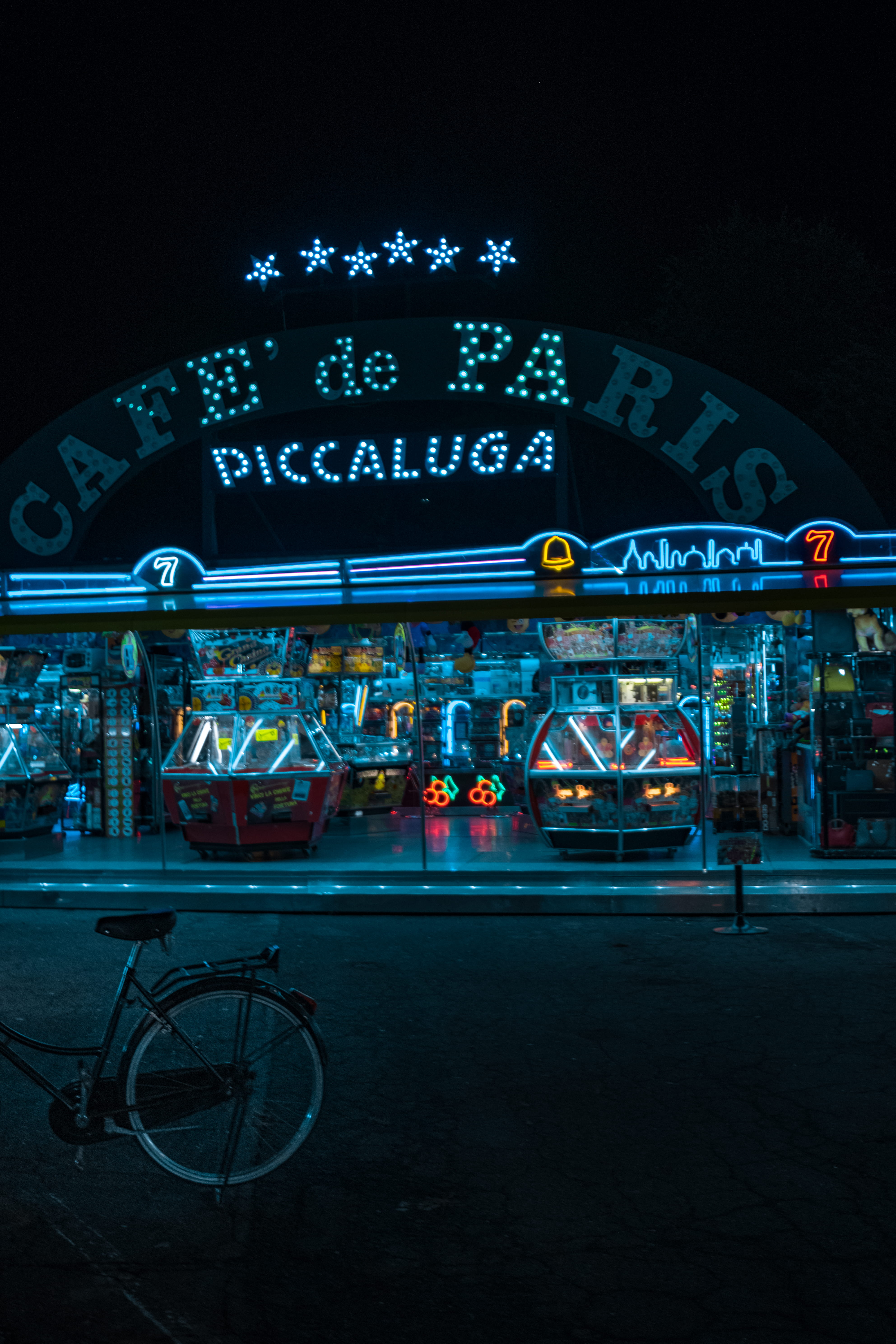 outdoors, piccaluga, background, mode of transportation, bicycle, illuminated, land vehicle, no people, travel, city, de, store, transportation, wheel, Phone HD Wallpaper