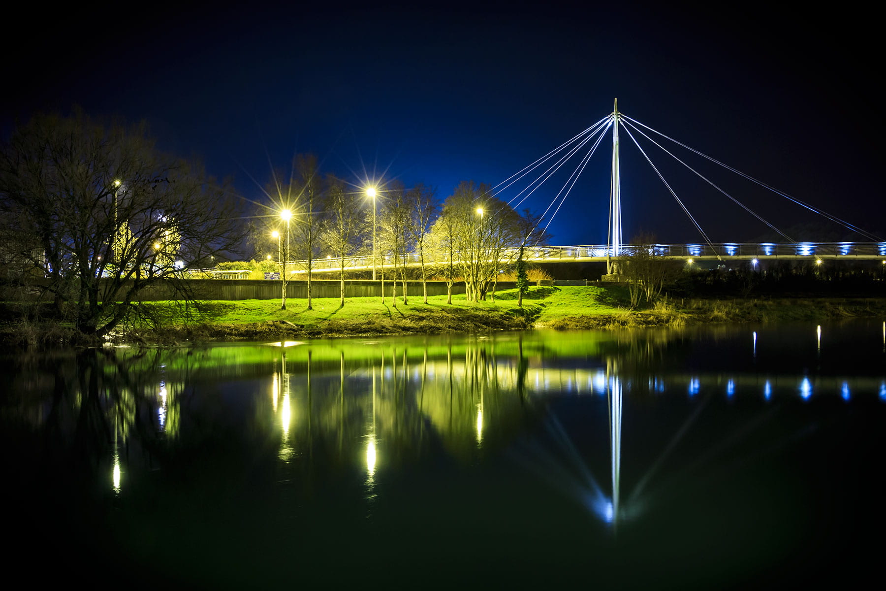 reflection, night, wale, illuminated, connection, body, suspension bridge, water, no people, river towy footbridge, architecture, tower, carmarthen, 720P, HD Wallpaper