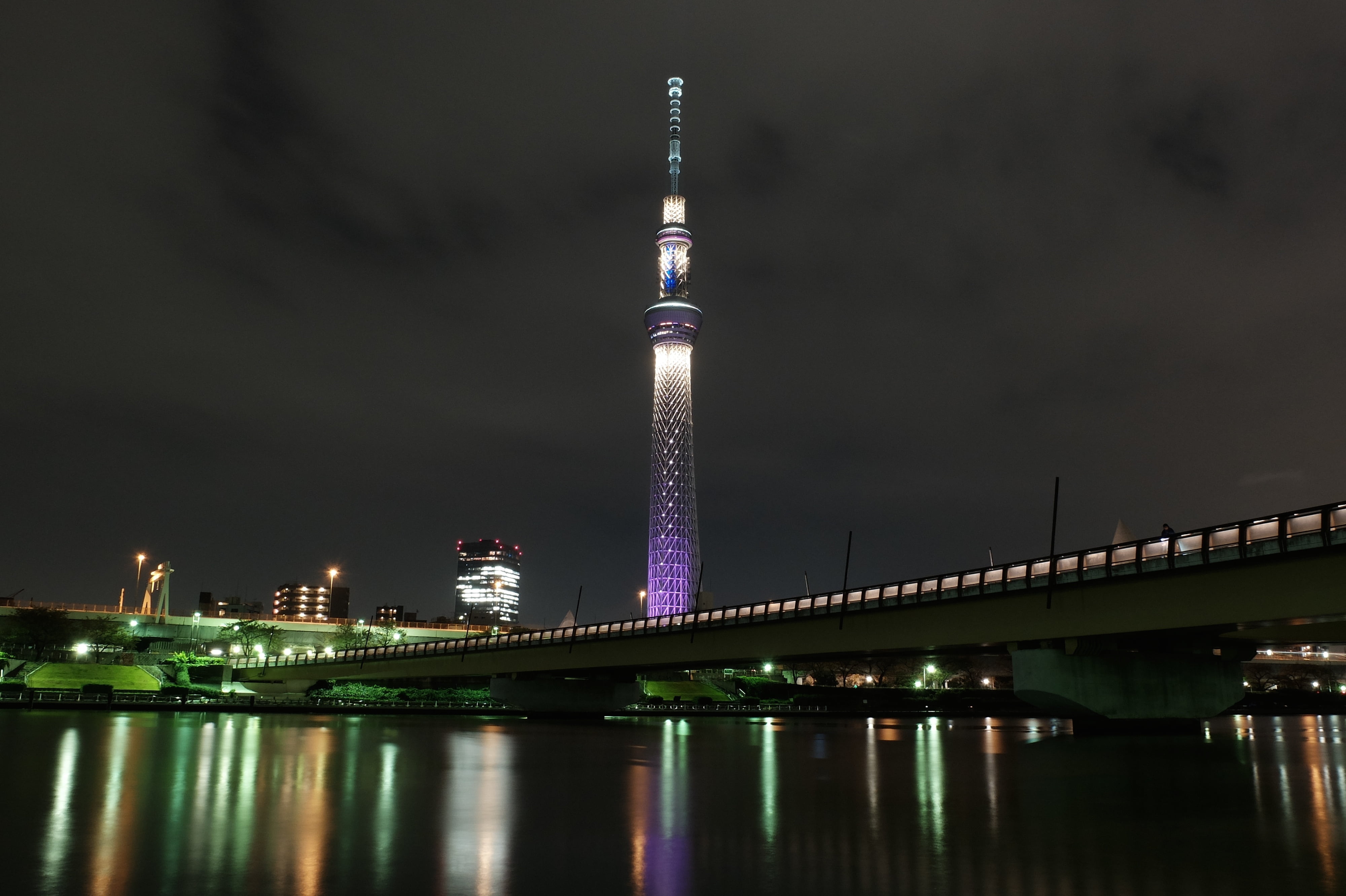 urban Scene, urban Skyline, fujinon, tokyo sky tree, 4K, architecture, lighted, ム, miyabi, night, bridge, fujifilm, city, chrome, river, rain, 雅, フシ, classic, HD Wallpaper