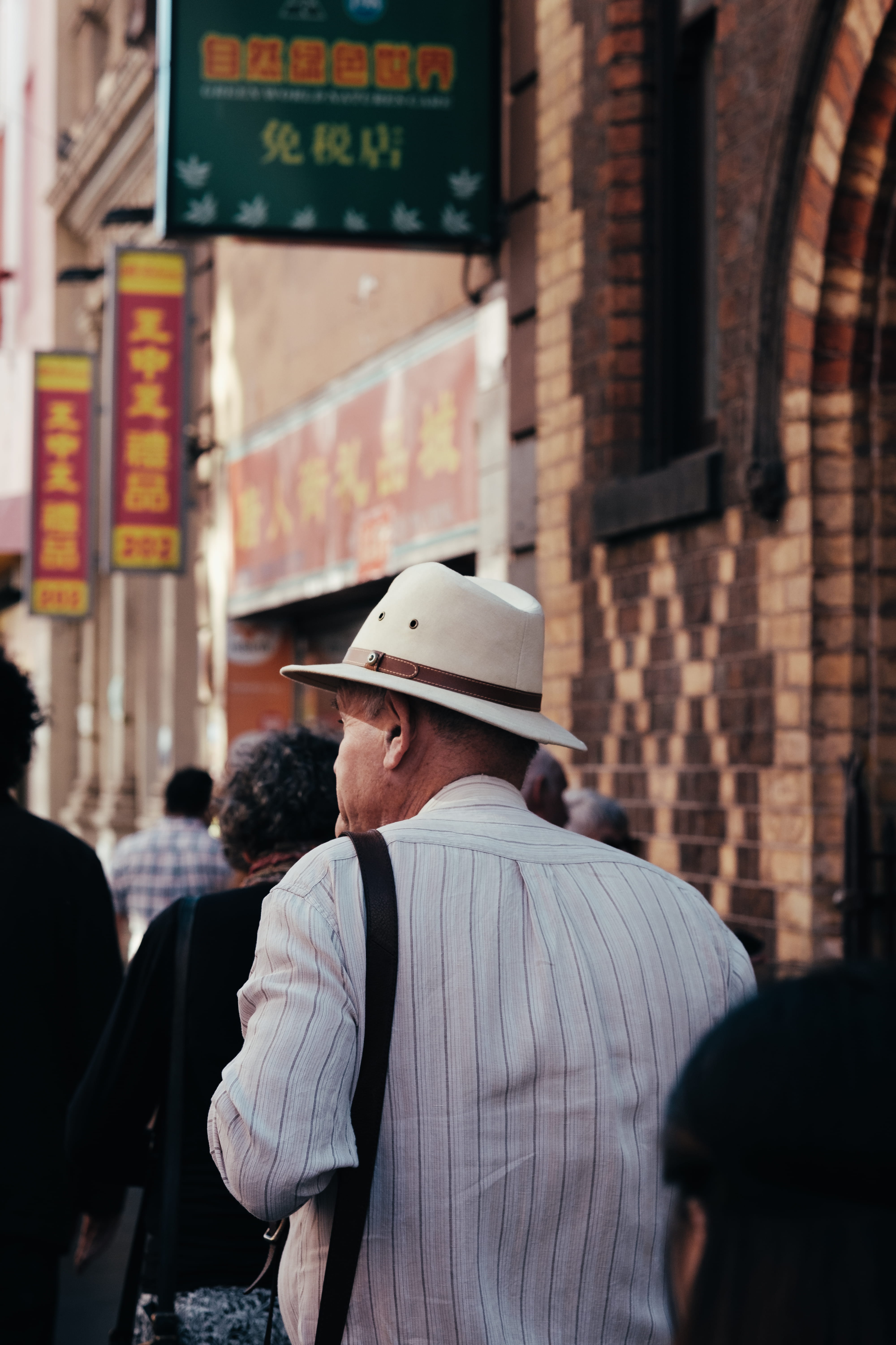 day, street, fujinon, one person, men, clothing, light, sunshine, standing, building, waist up, color, fujifilm, lifestyles, building exterior, incidental people, Phone HD Wallpaper