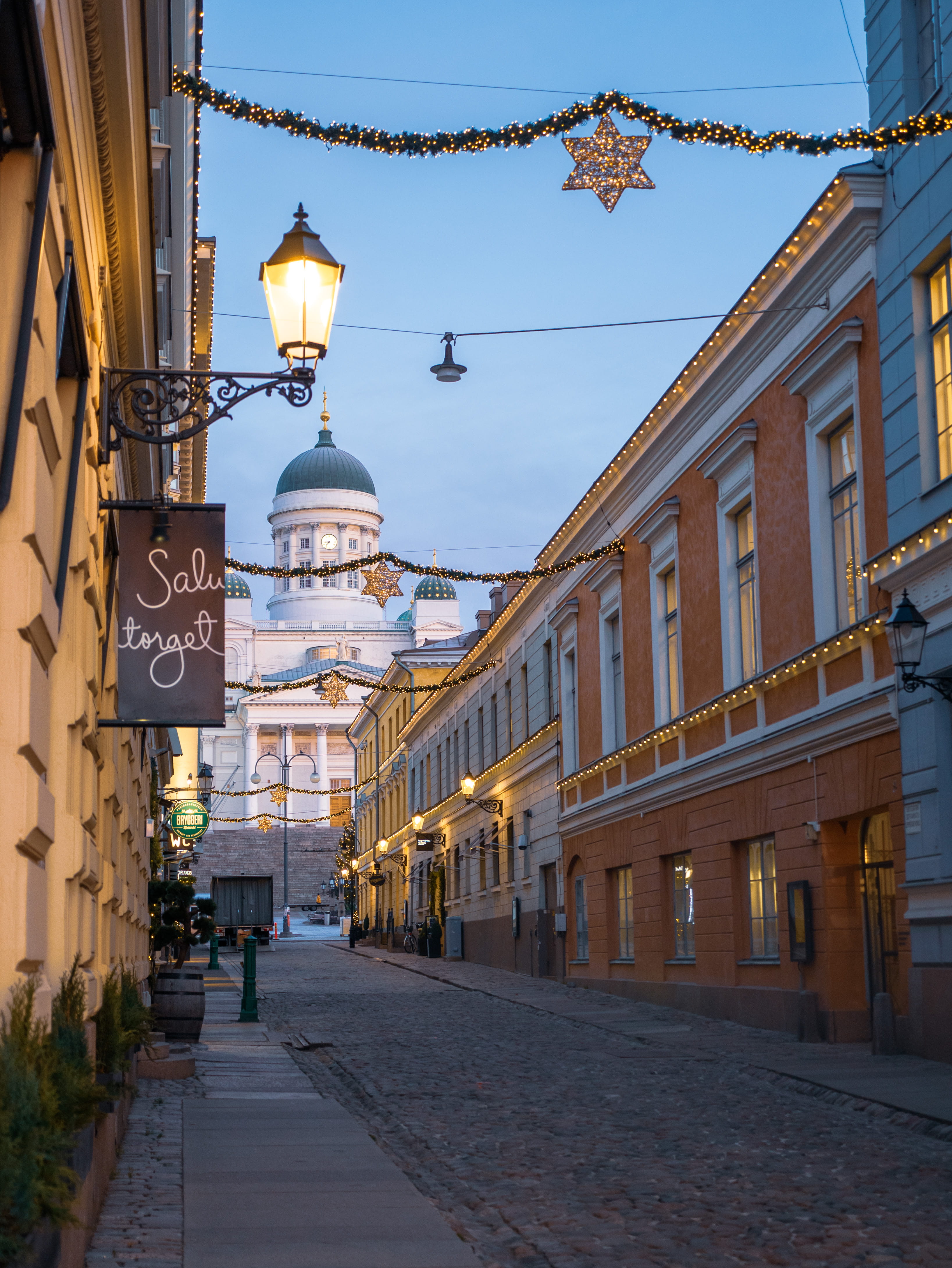 sofiankatu, city, helsinki cathedral, footpath, 4K, nature, the way forward, architecture, lighting equipment, finland, light, built structure, residential district, Phone HD Wallpaper