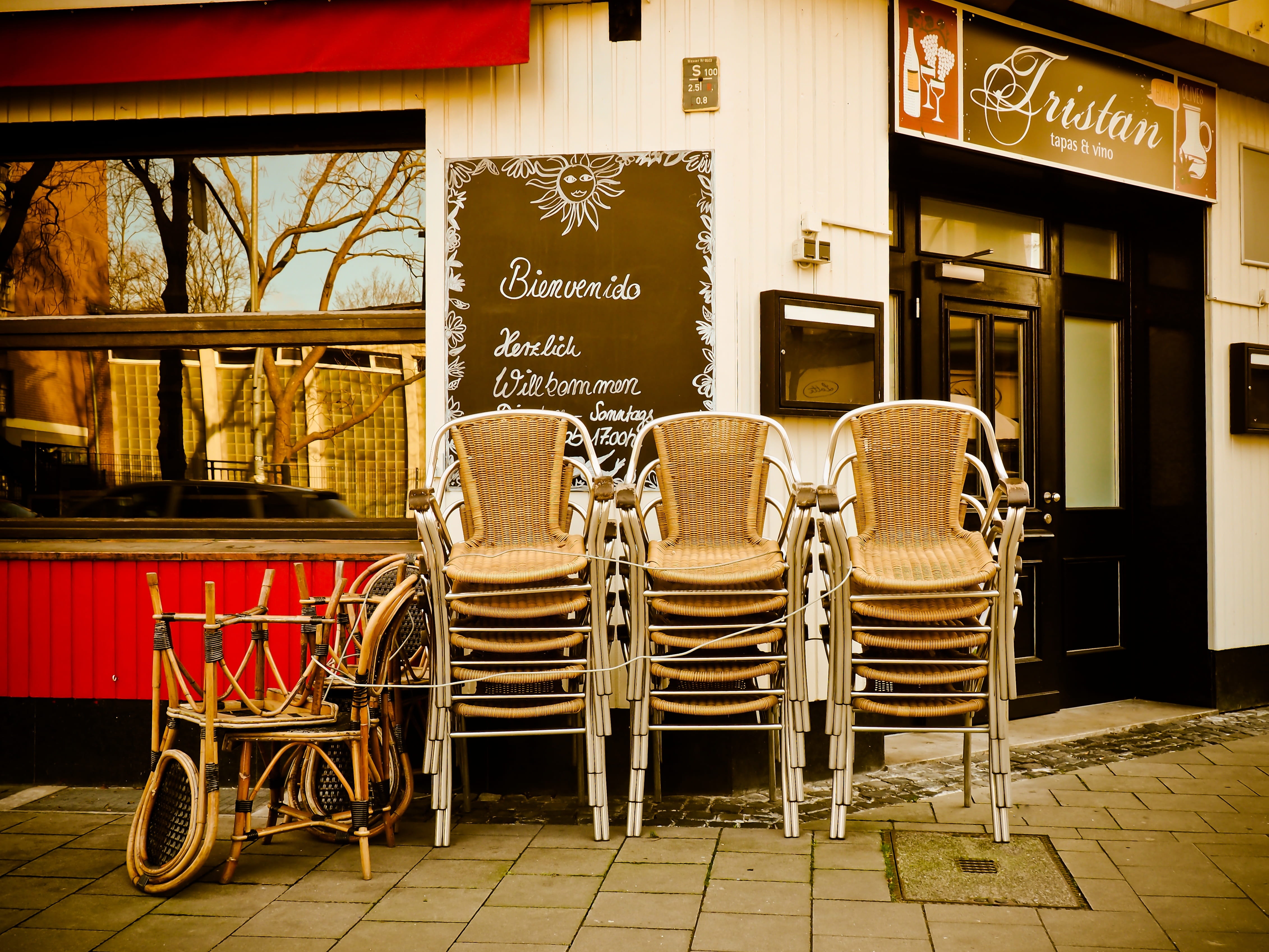 communication, business, closed, western script, urban, no people, text, seat, sidewalk cafe, Gastronomy, day, table, built structure, bar - drink establishment, HD Wallpaper