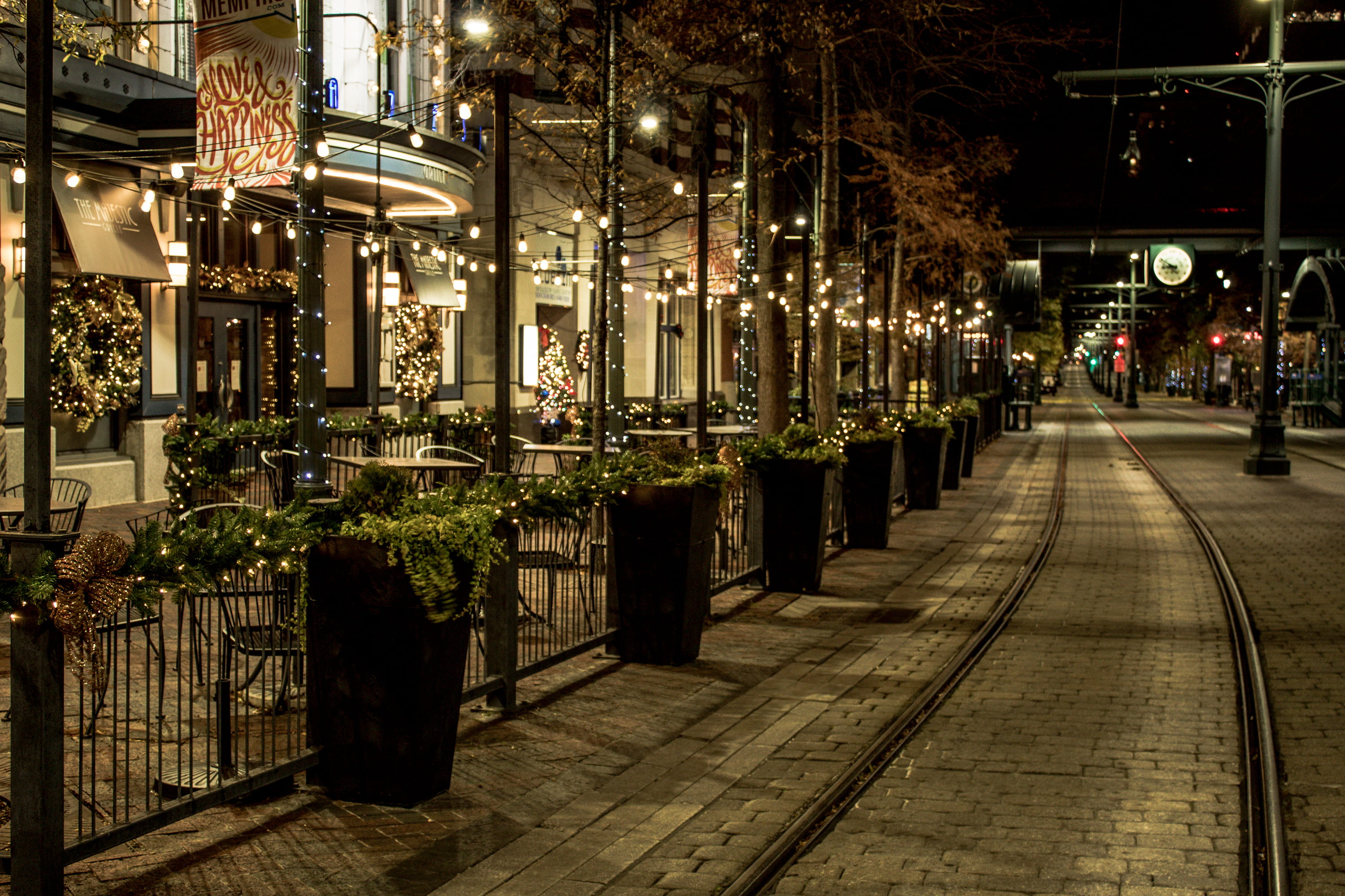 christmas, night, building exterior, outdoor, perspective, outdoors, 2K, main street, the way forward, leading lines, street light, lights, building, urban, HD Wallpaper
