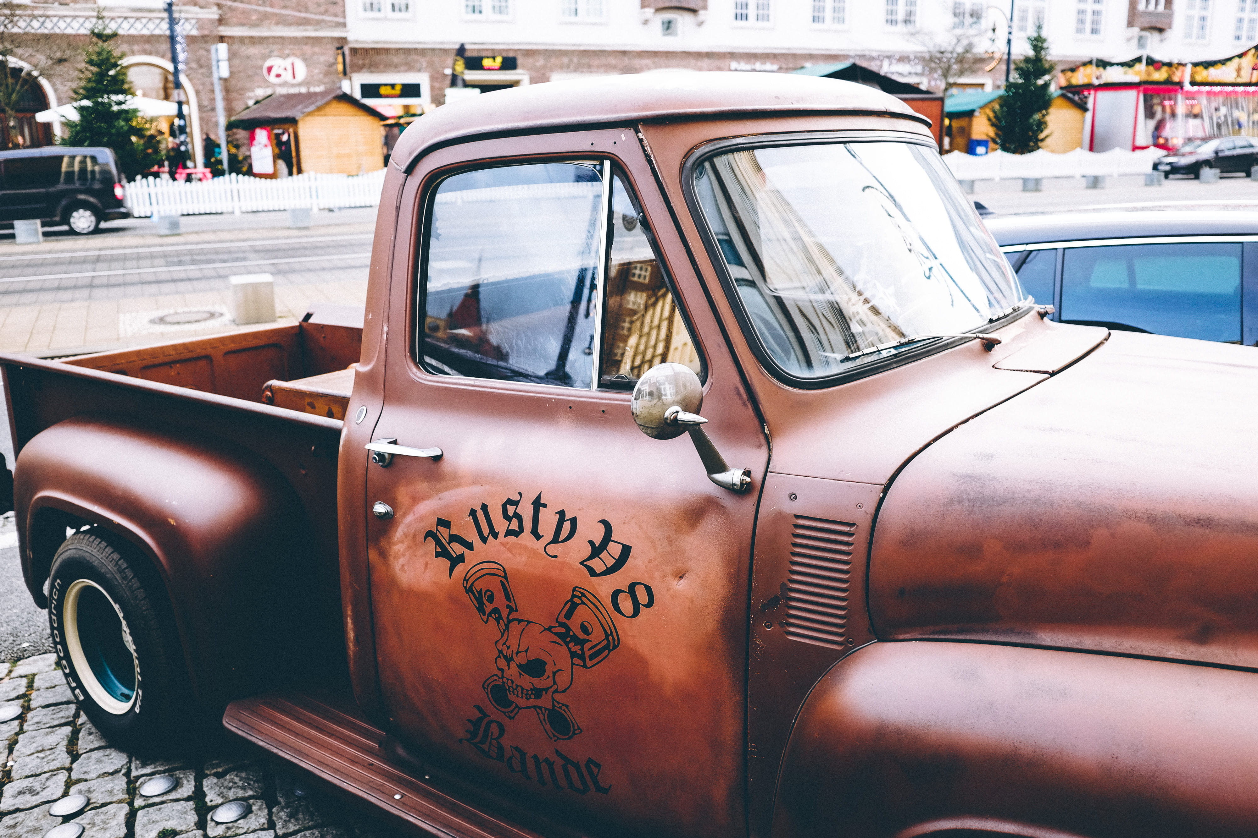 cuban Culture, window, land Vehicle, day, built structure, obsolete, vintage Car, Vintage, Ford, city, transportation, retro Styled, truck, mode of transportation, HD Wallpaper