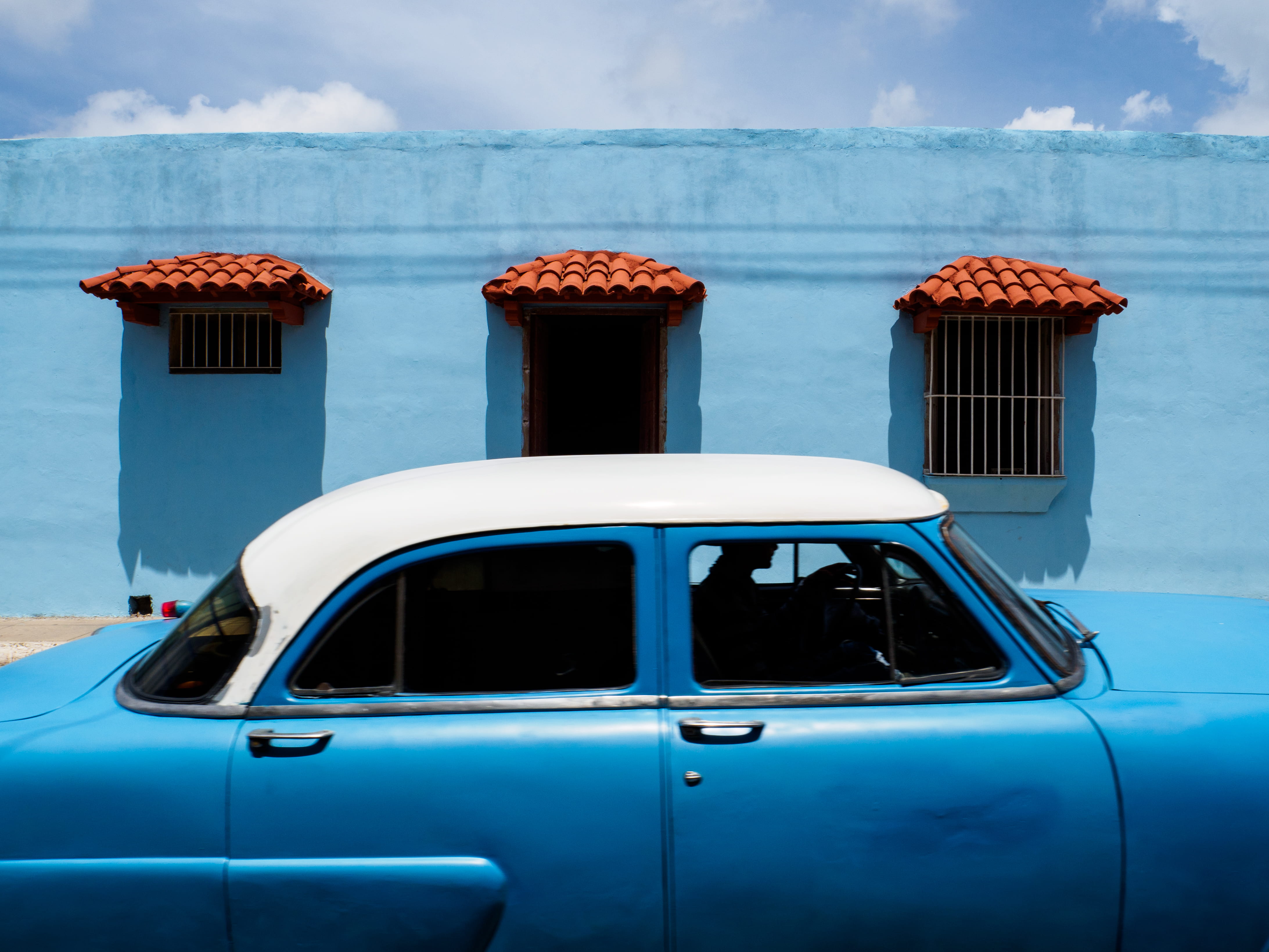 colonial Style, cuban street, facade, multi Colored, tourism, 4K, colorful, sedan, daytime, town, building, transportation, old-fashioned, car, summer, HD Wallpaper