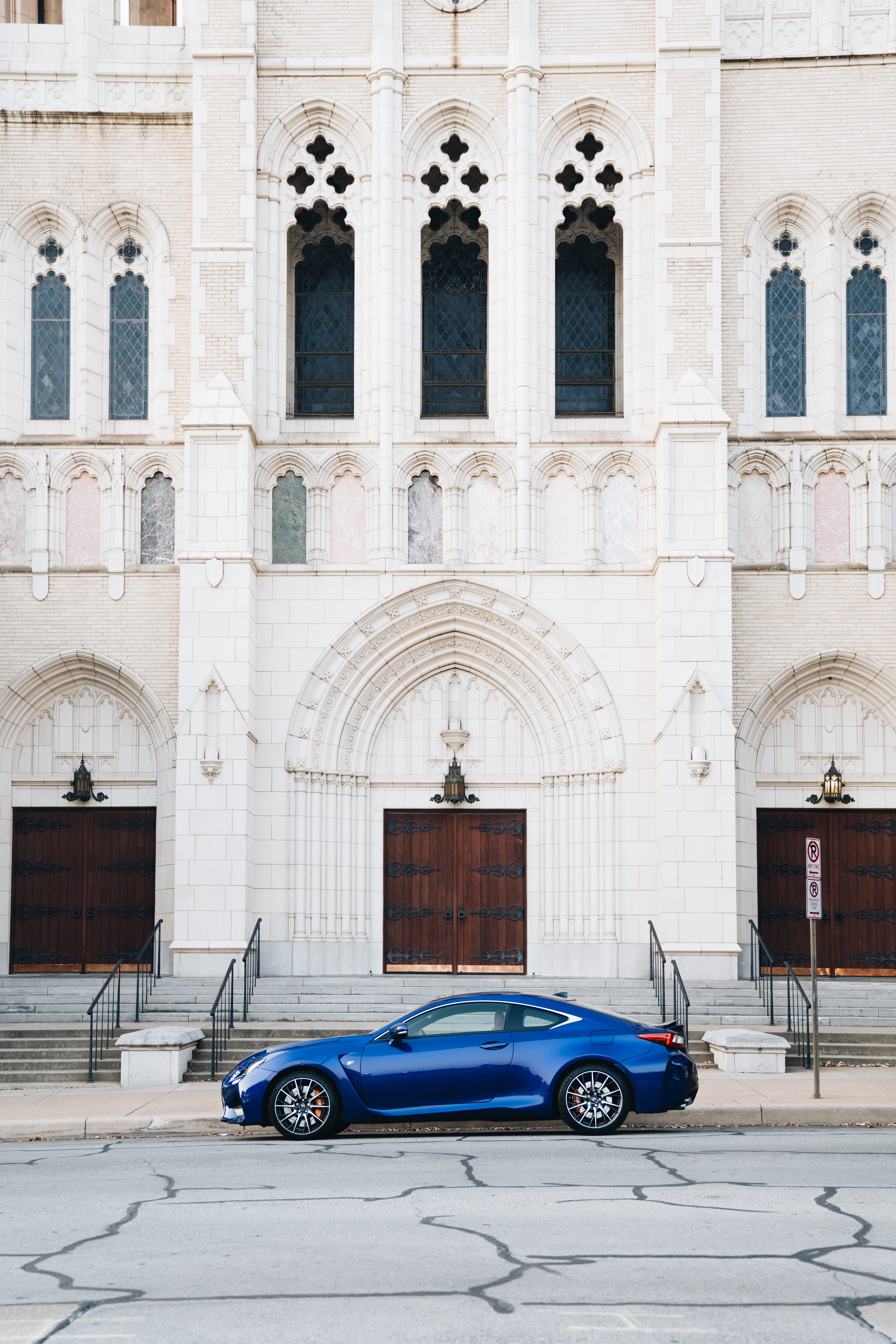 urban Scene, day, architecture, sidewalk, cuba, parked, outdoors, cuban Culture, car, transportation, retro Styled, facade, built Structure, door, traditional design, Phone HD Wallpaper