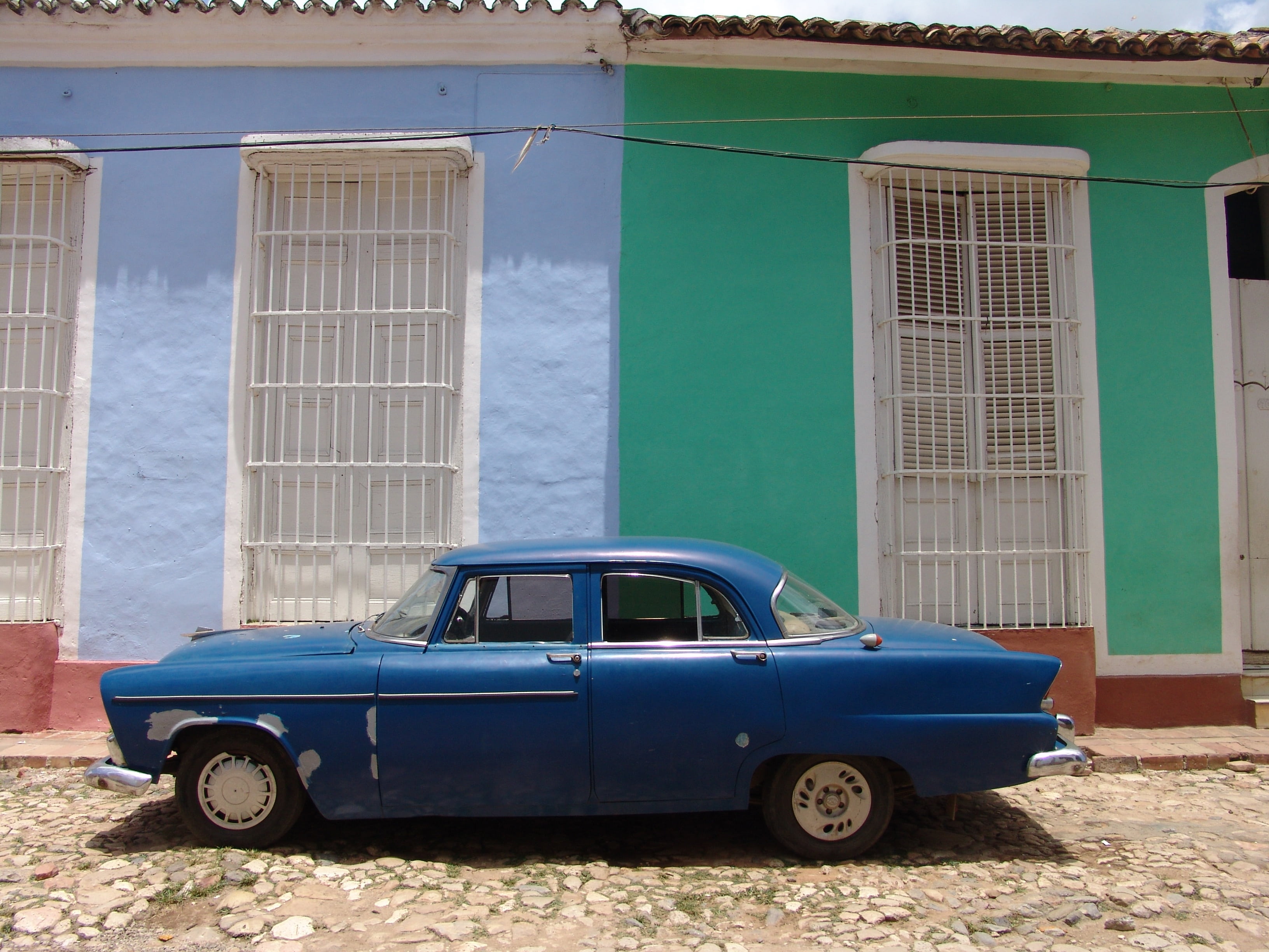 parked, land vehicle, retro Styled, building, building exterior, cuban Culture, architecture, day, outdoors, havana, luxury, no people, motor vehicle, old, HD Wallpaper
