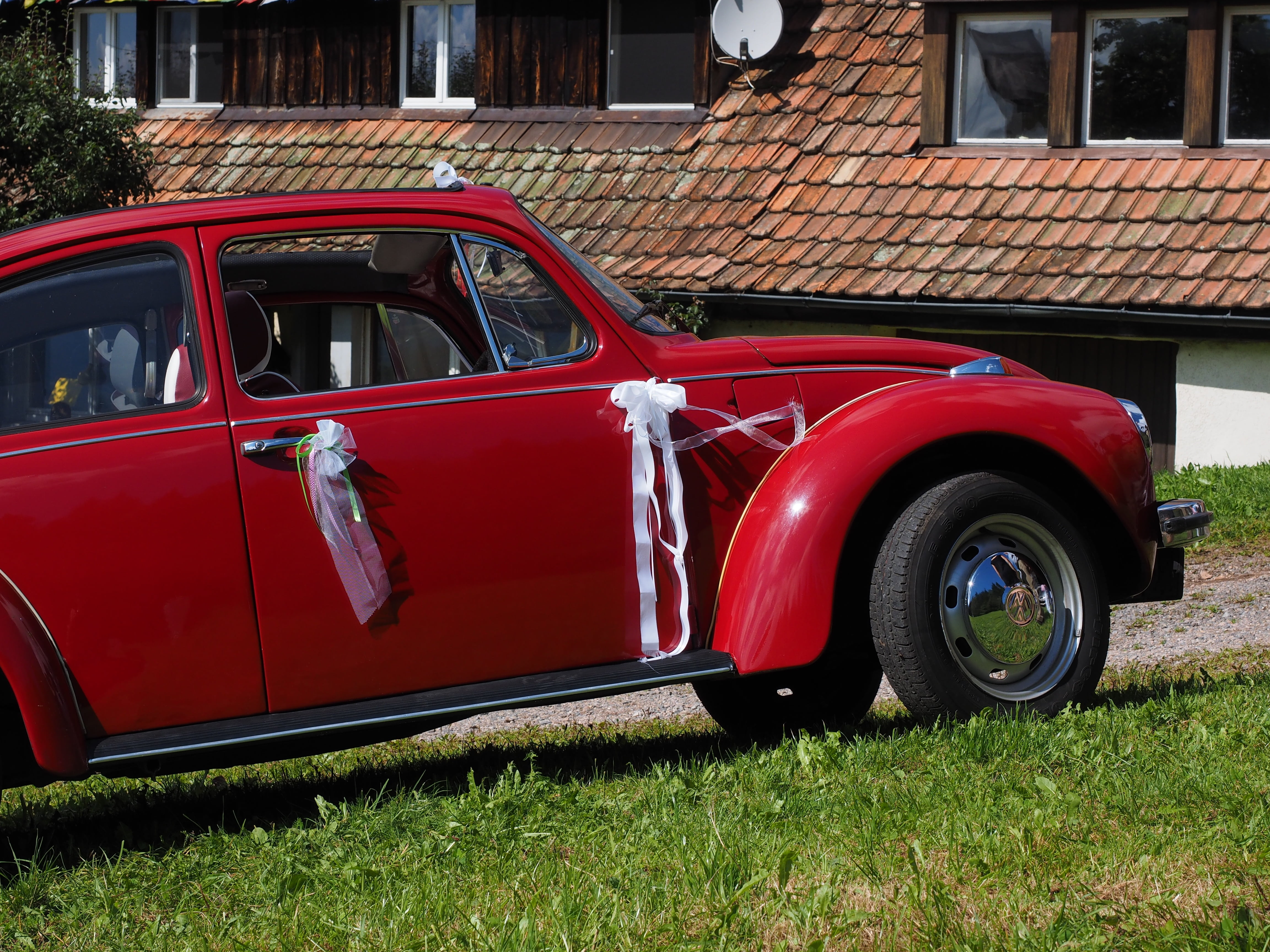 wedding car, spotlight, nature, vw, wheel, stationary, city, oldtimer, plant, loop, classic, auto, no people, convertible, 4K, motor vehicle, bridal car, HD Wallpaper