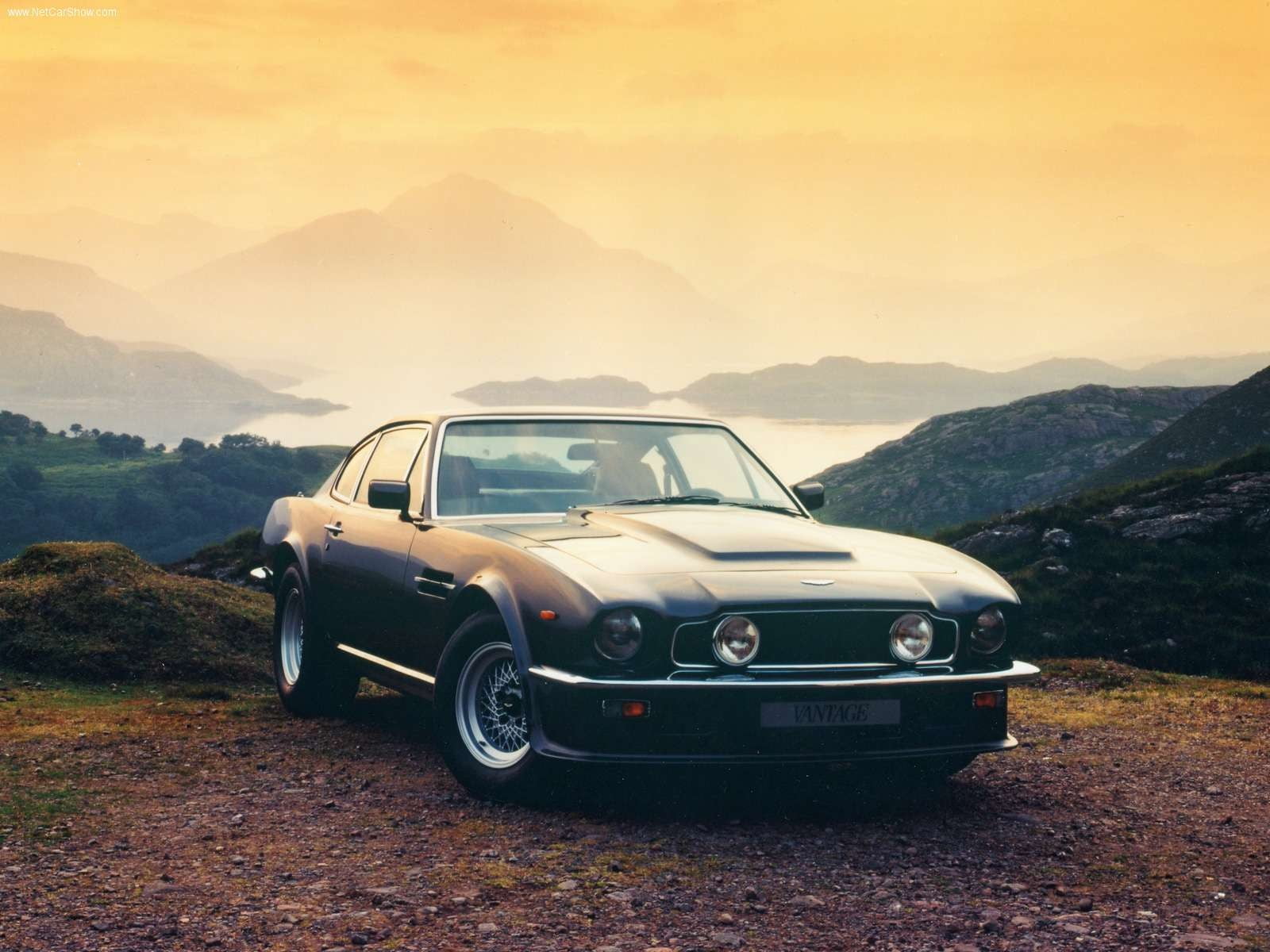 outdoors, horizon, land, mountain range, day, no people, ford, 720P, land vehicle, beauty in nature, mustang, mountain, car, stationary, retro styled, HD Wallpaper