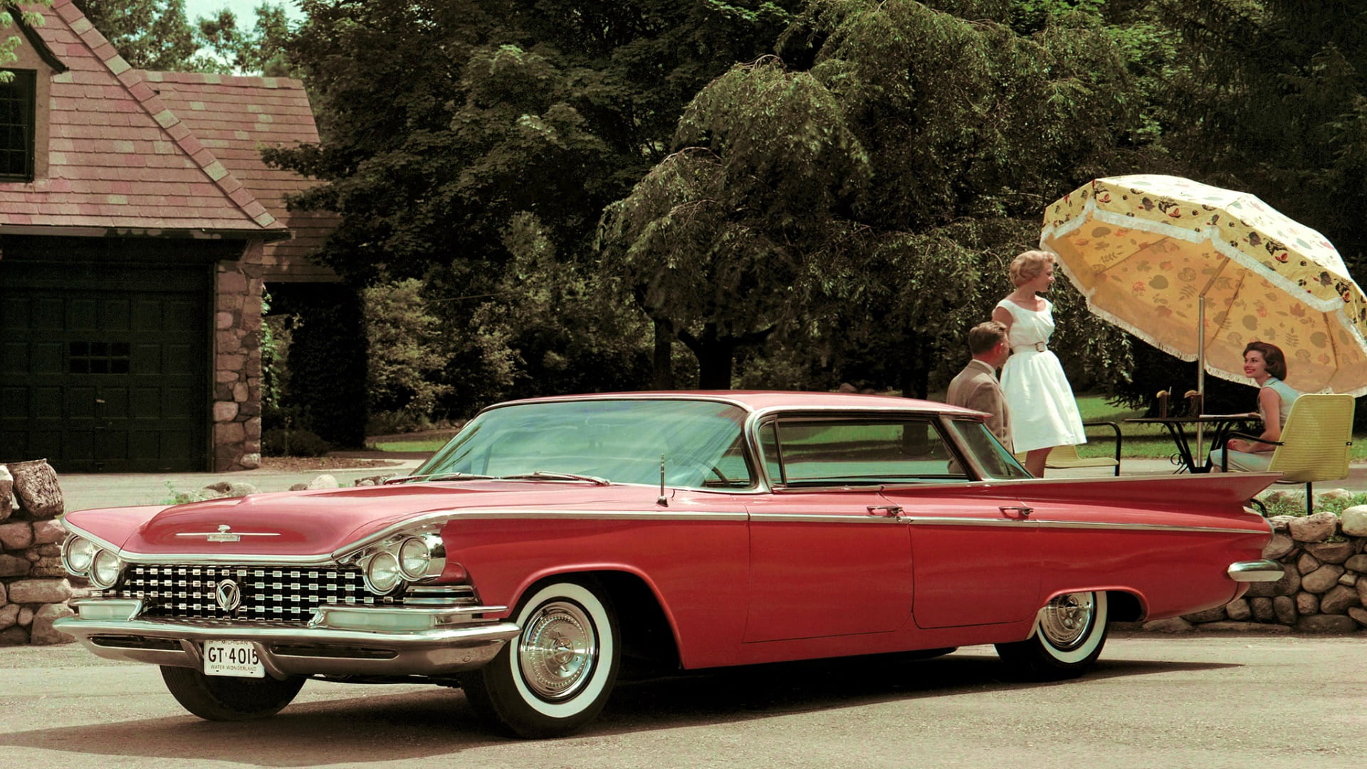 vintage car, 1080P, architecture, sixties, v8 engine, retro styled, real people, american car, couple - relationship, classic car, convertible, tree, v8, HD Wallpaper