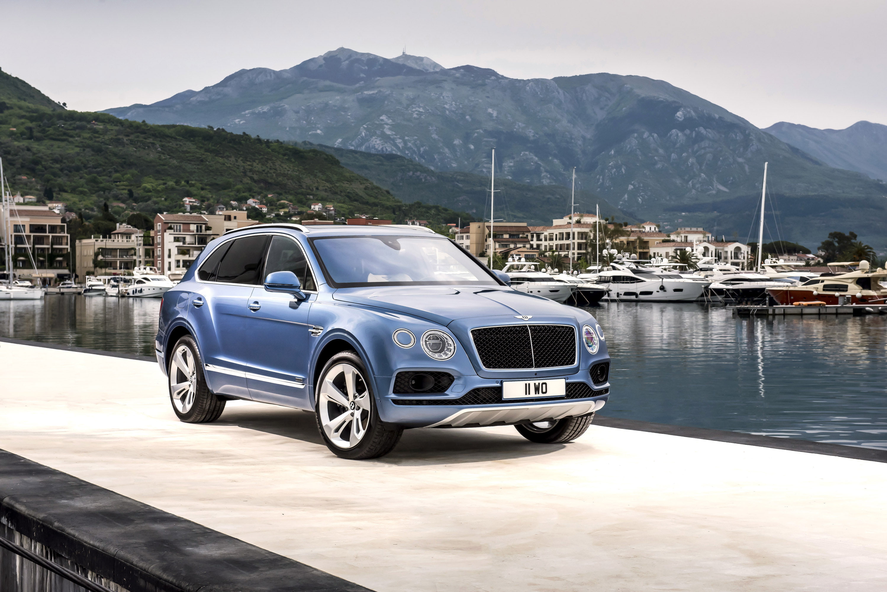Fastest diesel SUV, Bentley Bentayga Diesel, Bentley, 2K, V8 diesel, HD Wallpaper