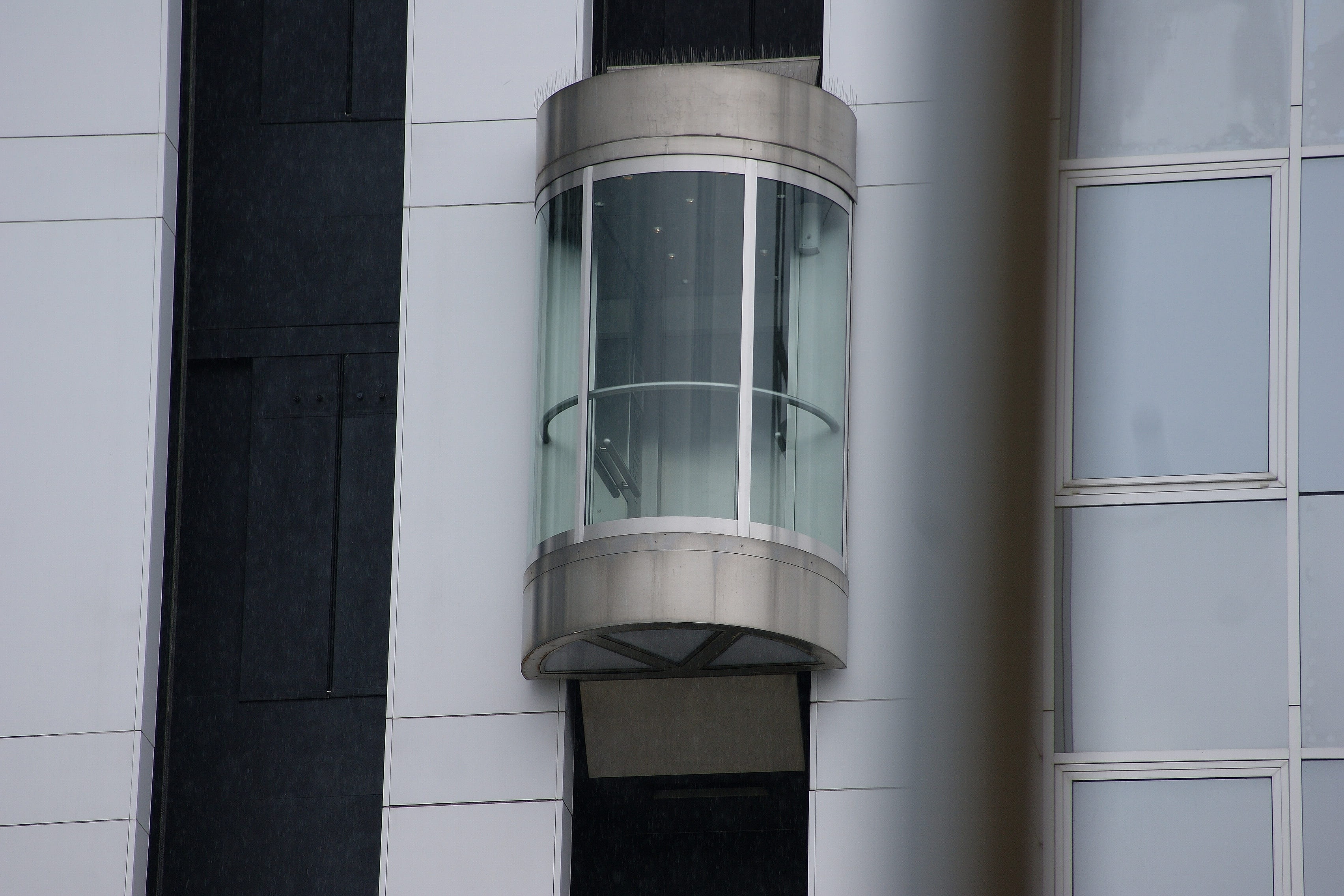 window, city, buildings, capacity, architectural column, floors, high, metal, outdoors, factory, built structure, electric, ascent, build, glass, windows, HD Wallpaper