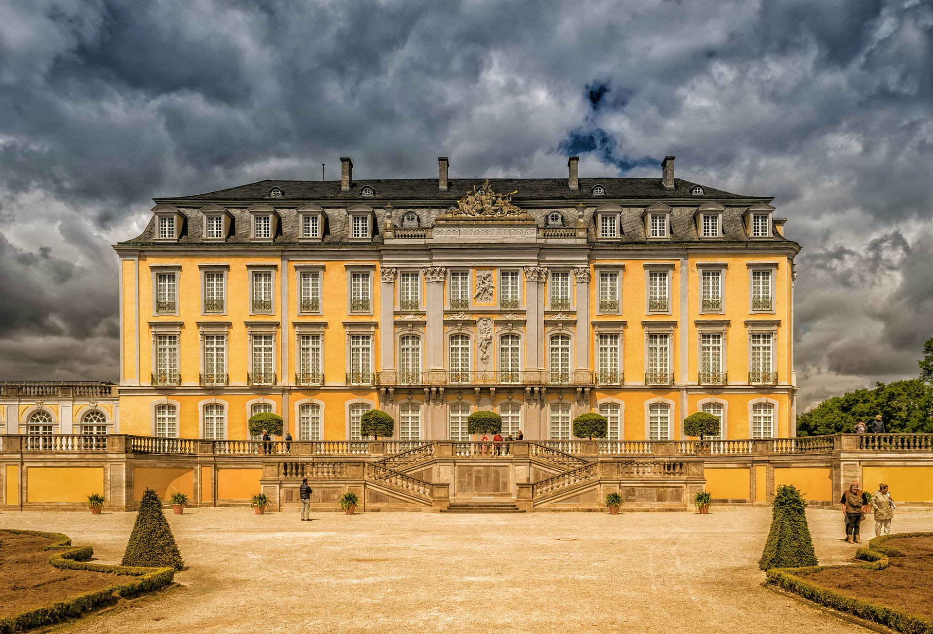 urban, history, facade, building exterior, castle, mansion, house, 1080P, luxury, architecture, maintained, nature, built structure, travel destinations, HD Wallpaper