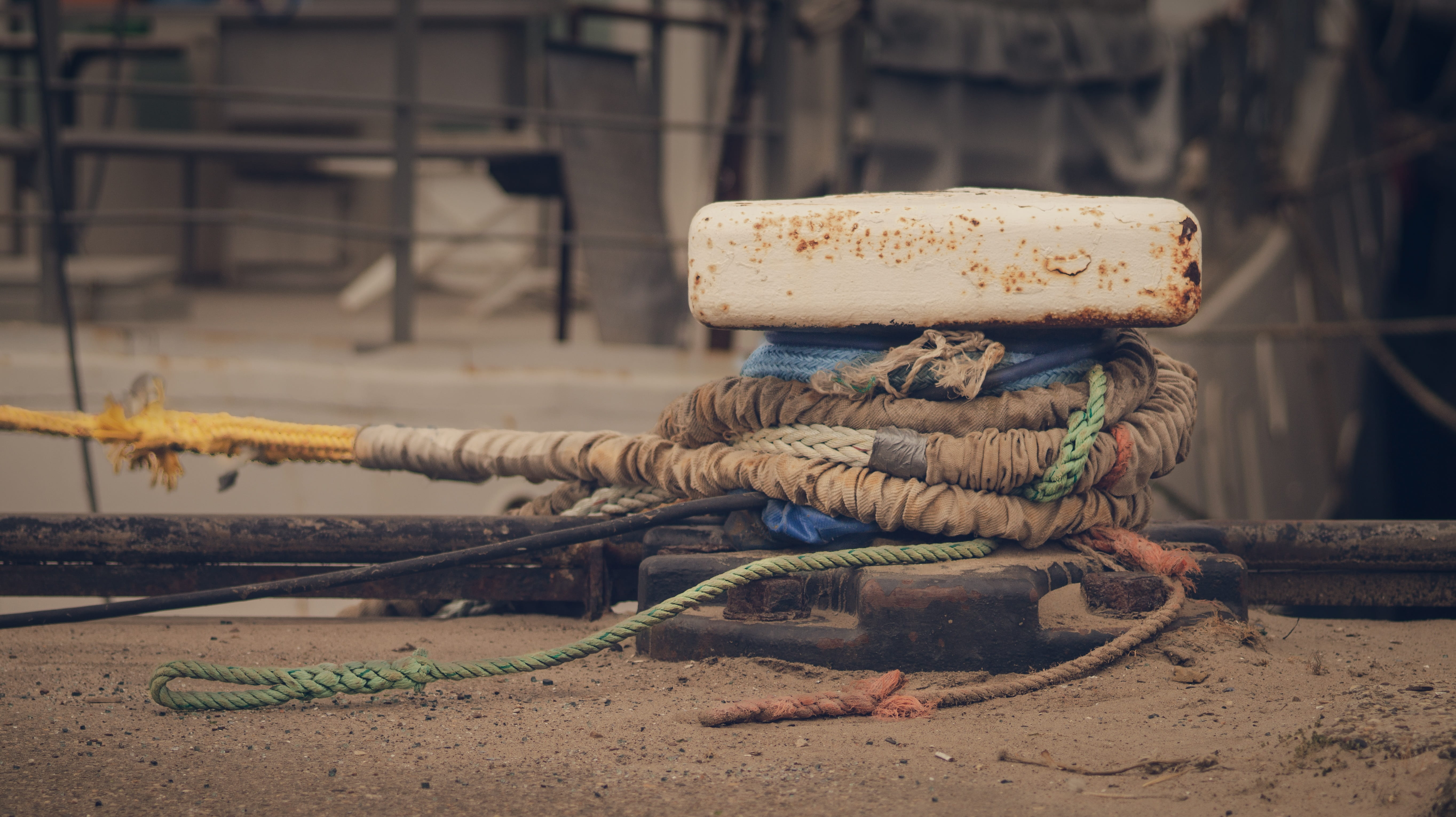 boat, no people, port, quay, nautical vessel, post, clipper, focus on foreground, fishing boat, ship, fishing industry, rusty, rotterdam, metal, bunches, HD Wallpaper