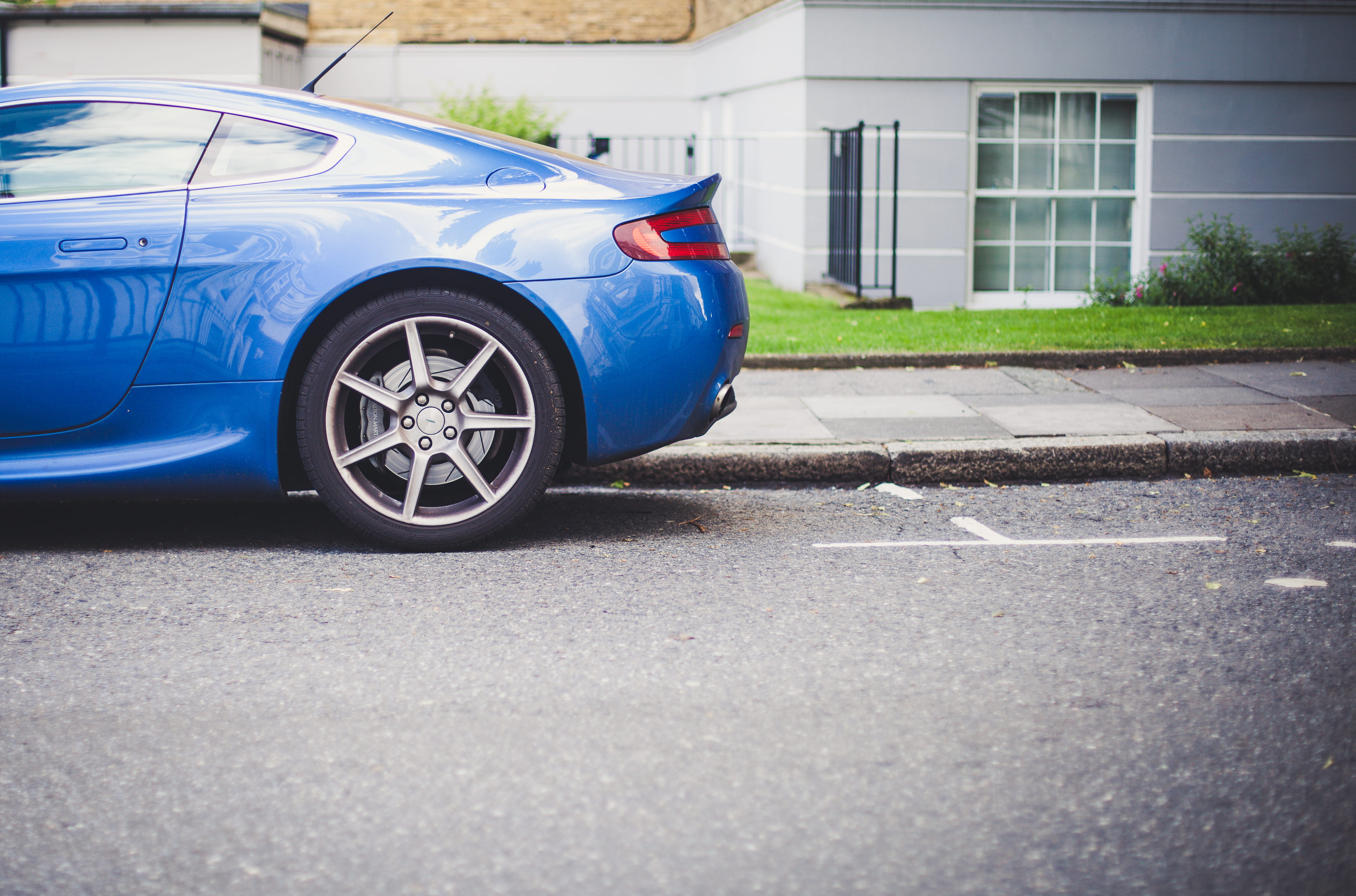 outdoors, parking space, window, coupe, road, house, sidewalk, motor vehicle, city, surface level, no people, architecture, united kingdom, 4K, land vehicle, HD Wallpaper