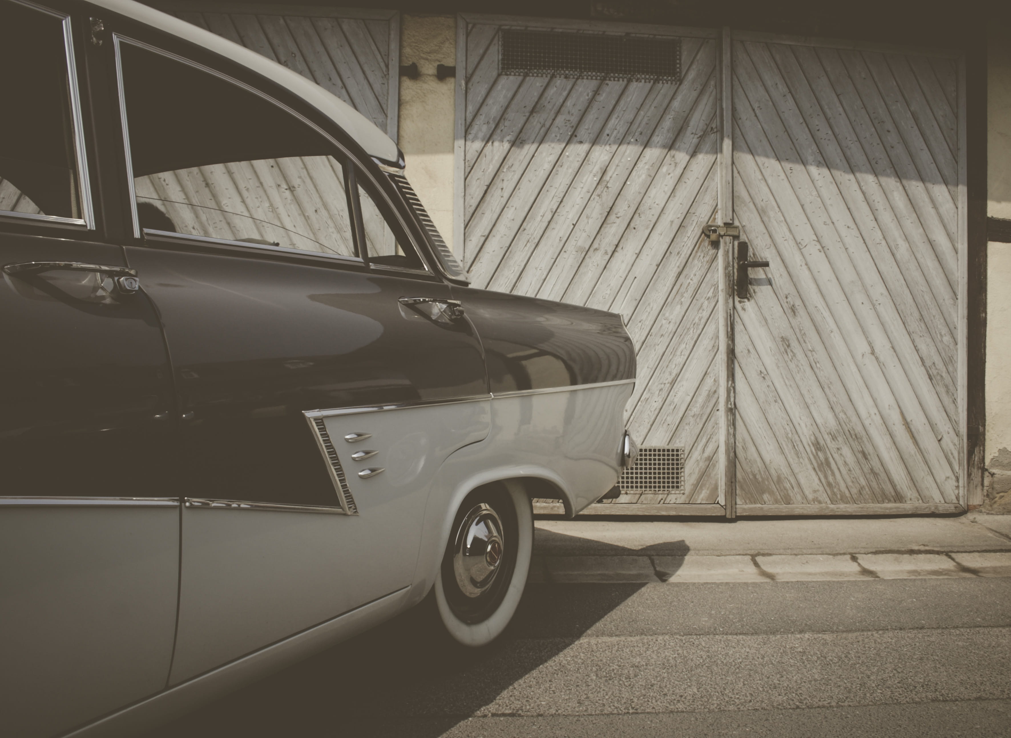 mode of transportation, parked, day, architecture, display, car mirror, hubcap, tire, land vehicle, headlight, wheel, 2K, machine, no people, alloy wheel, HD Wallpaper