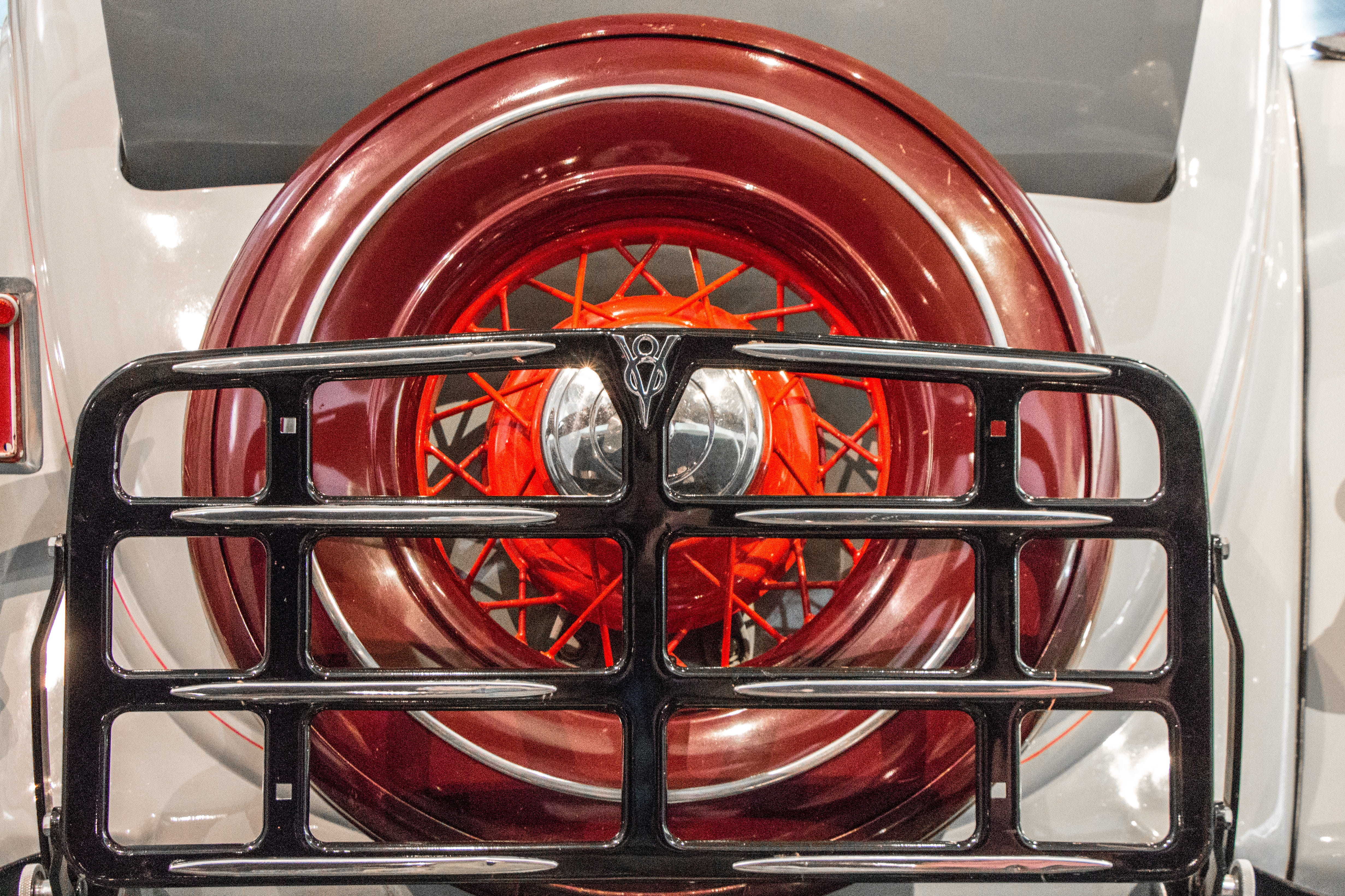 vintage, roadster, orange, 4K, silver, enclosure, man made, deco, metal, hubcap, rail, metallic, clean, beige, grate, household equipment, grill, indoors, HD Wallpaper