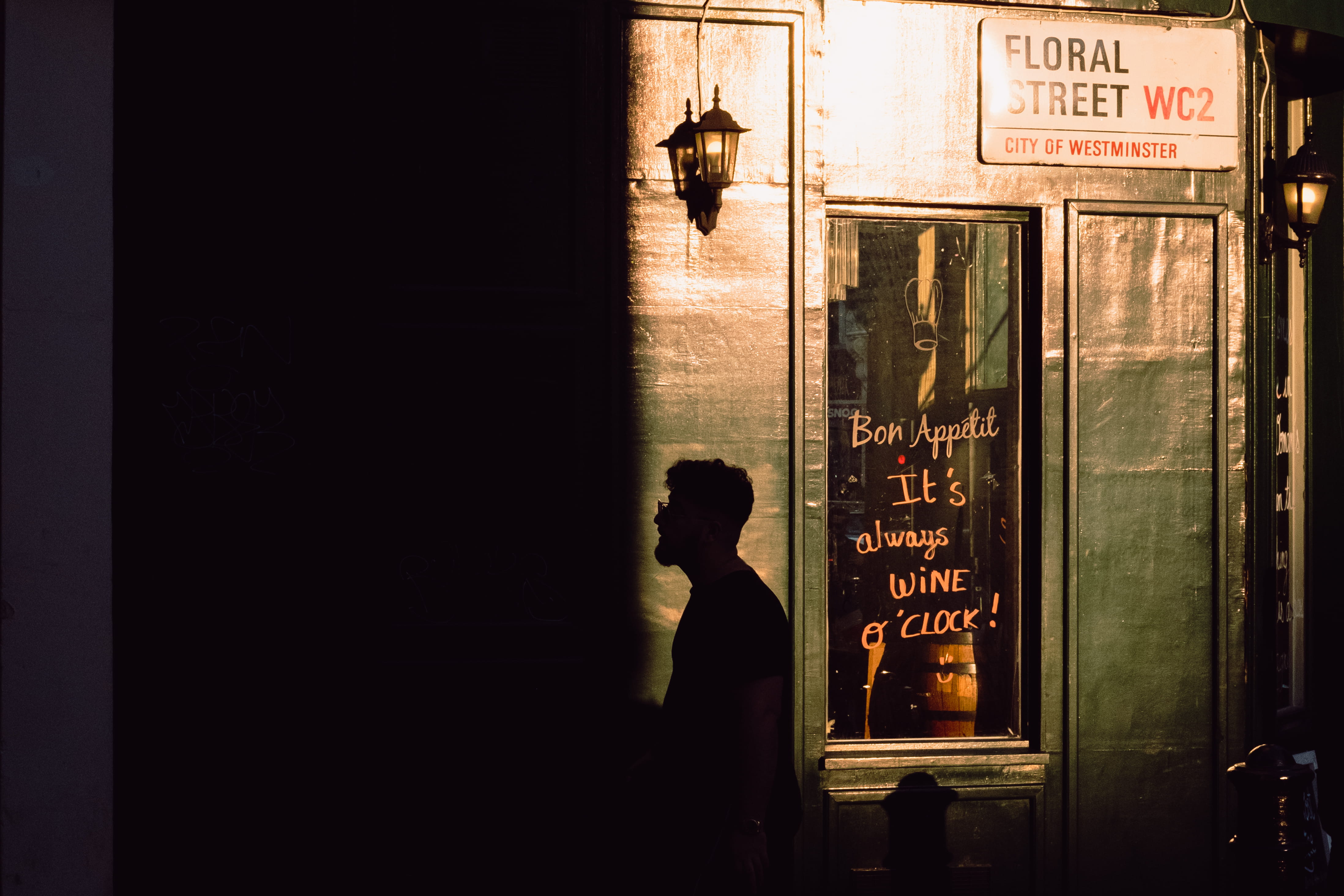 urban, sign, city, 4K, silhouette, light, sunlight, dark, green, city Life, streetphotography, wine, night, outdoors, building, standing, street, shadow, HD Wallpaper