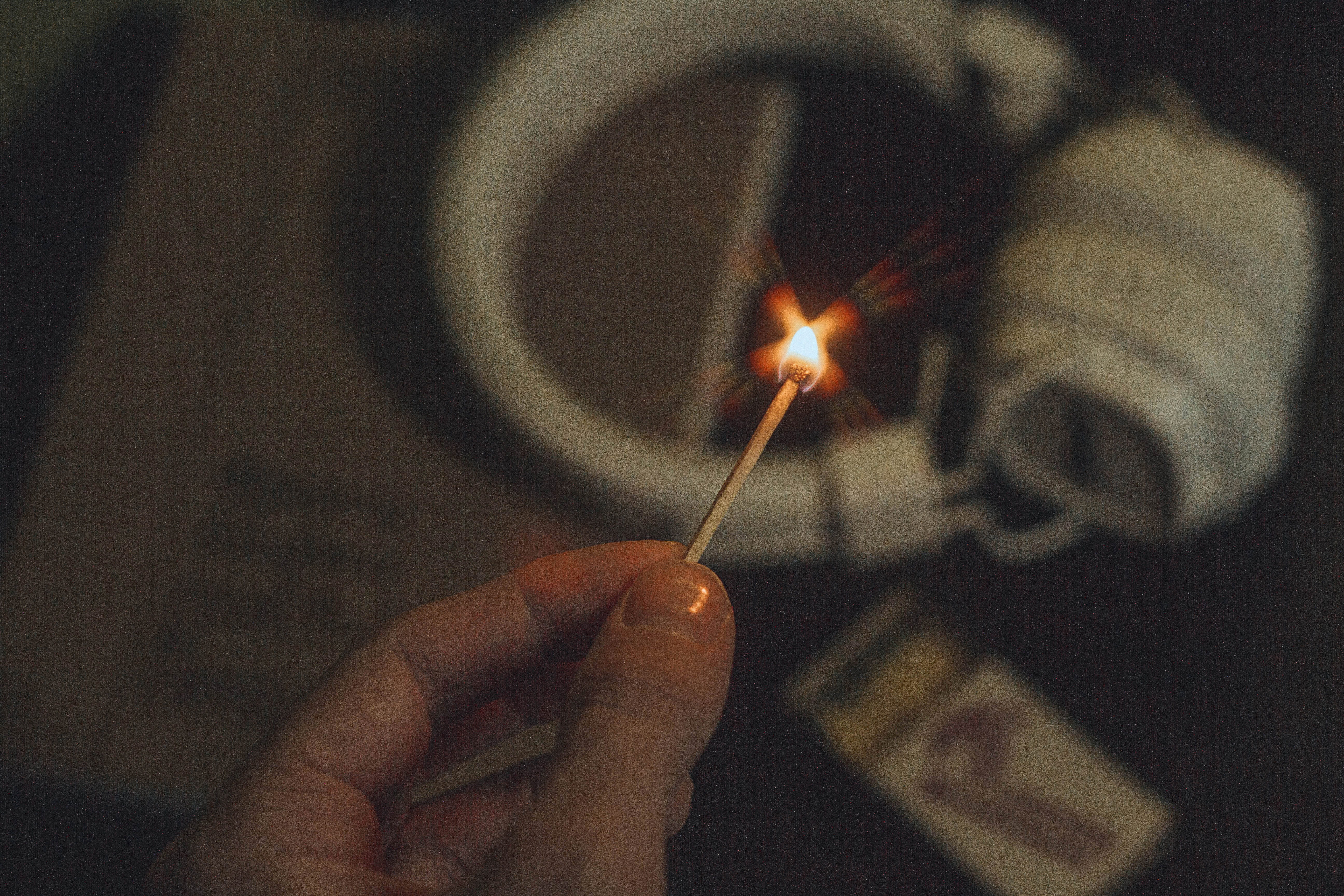 lifestyles, 5K, flame, matchstick, indoors, fire, fire - natural phenomenon, hand, burning, human finger, body part, focus, one person, human body part, HD Wallpaper
