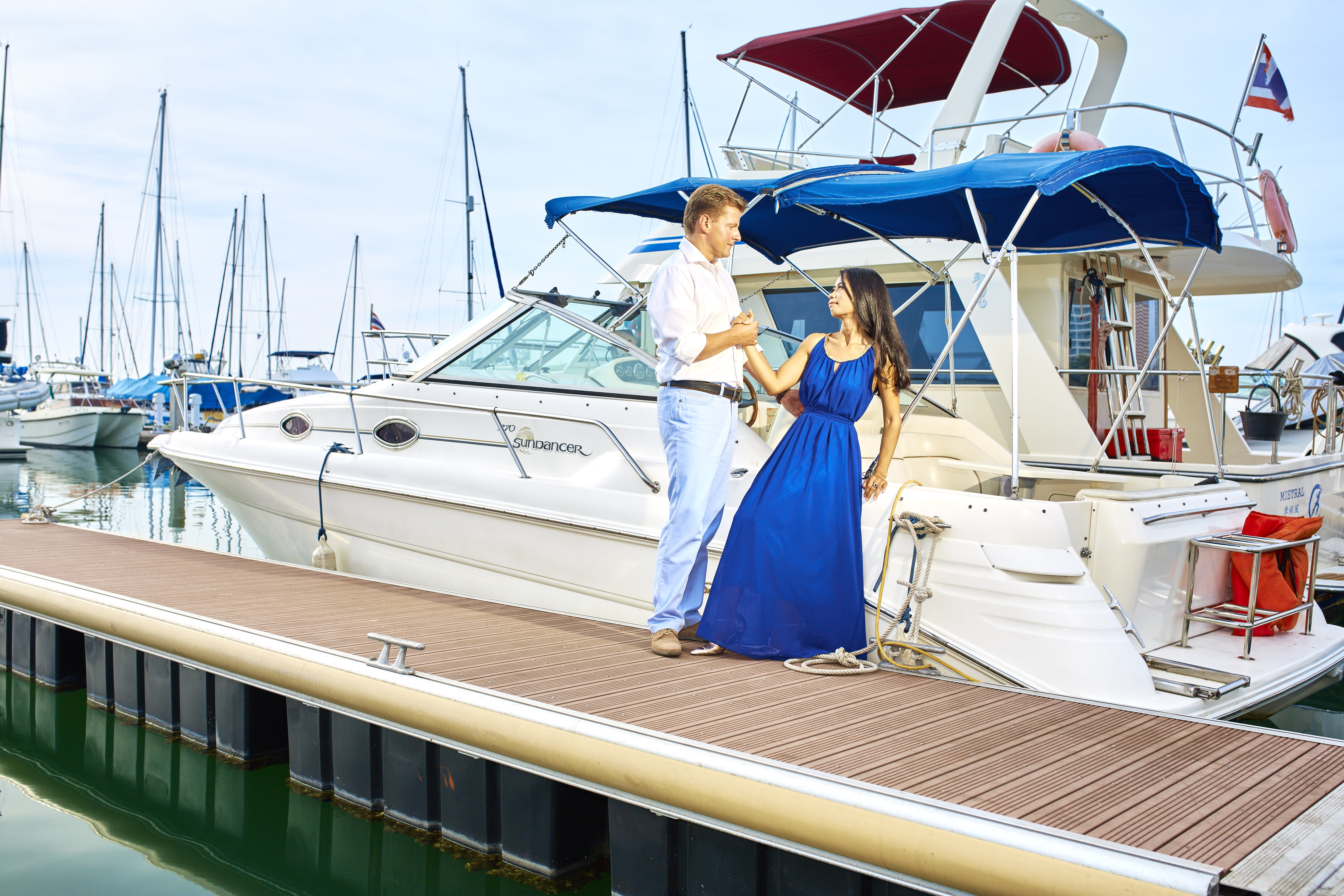 beside, wedding, love, vacation, luxury, console, valentine, elegance, 5K, romantic couple, honeymoon, sky, romantic, married, yacht, pier, women, date, HD Wallpaper
