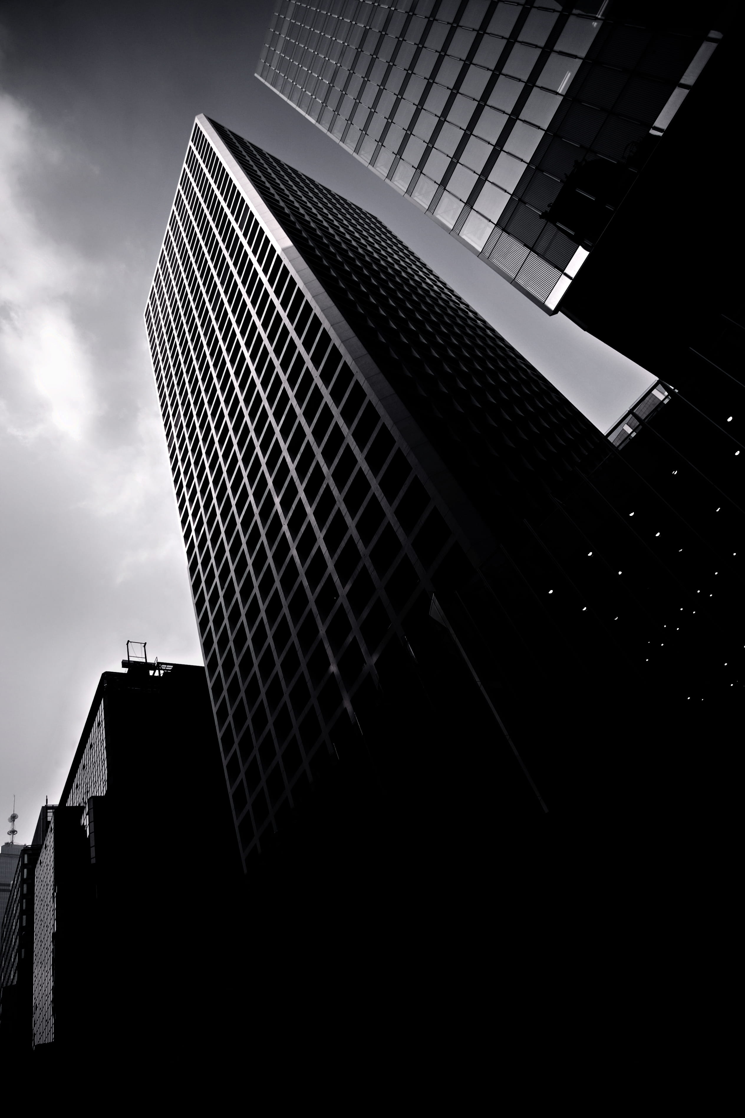 cloud - sky, skyscrapper, built structure, babel tower, building, place, modern city, city jungle, concrete, nature, low angle view, office building exterior, Phone HD Wallpaper