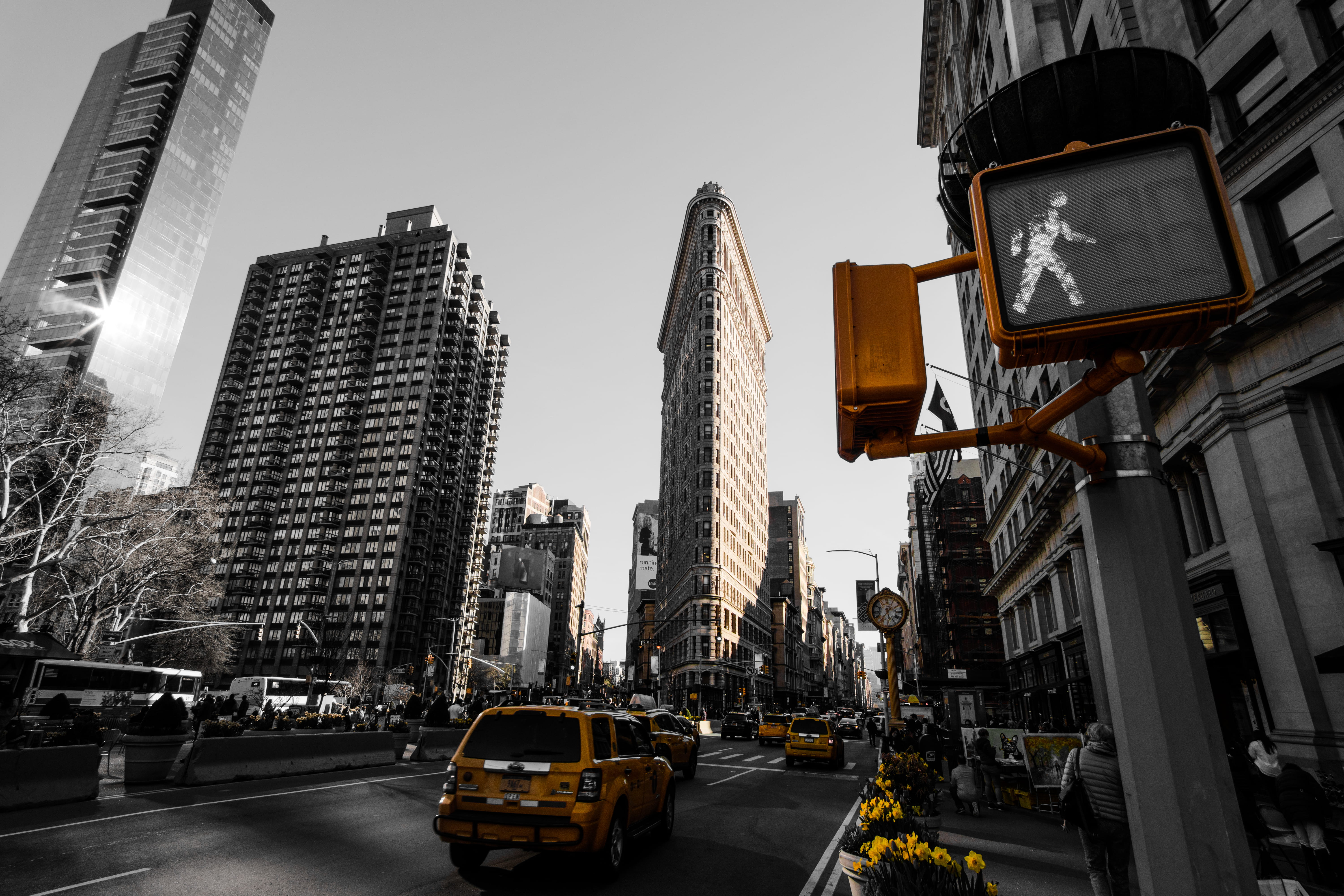 modern, windows, light, city, cars, flowers, transportation, travel, outdoors, car, flat, building, walk, triangle, famous, avenue, no people, architecture, HD Wallpaper