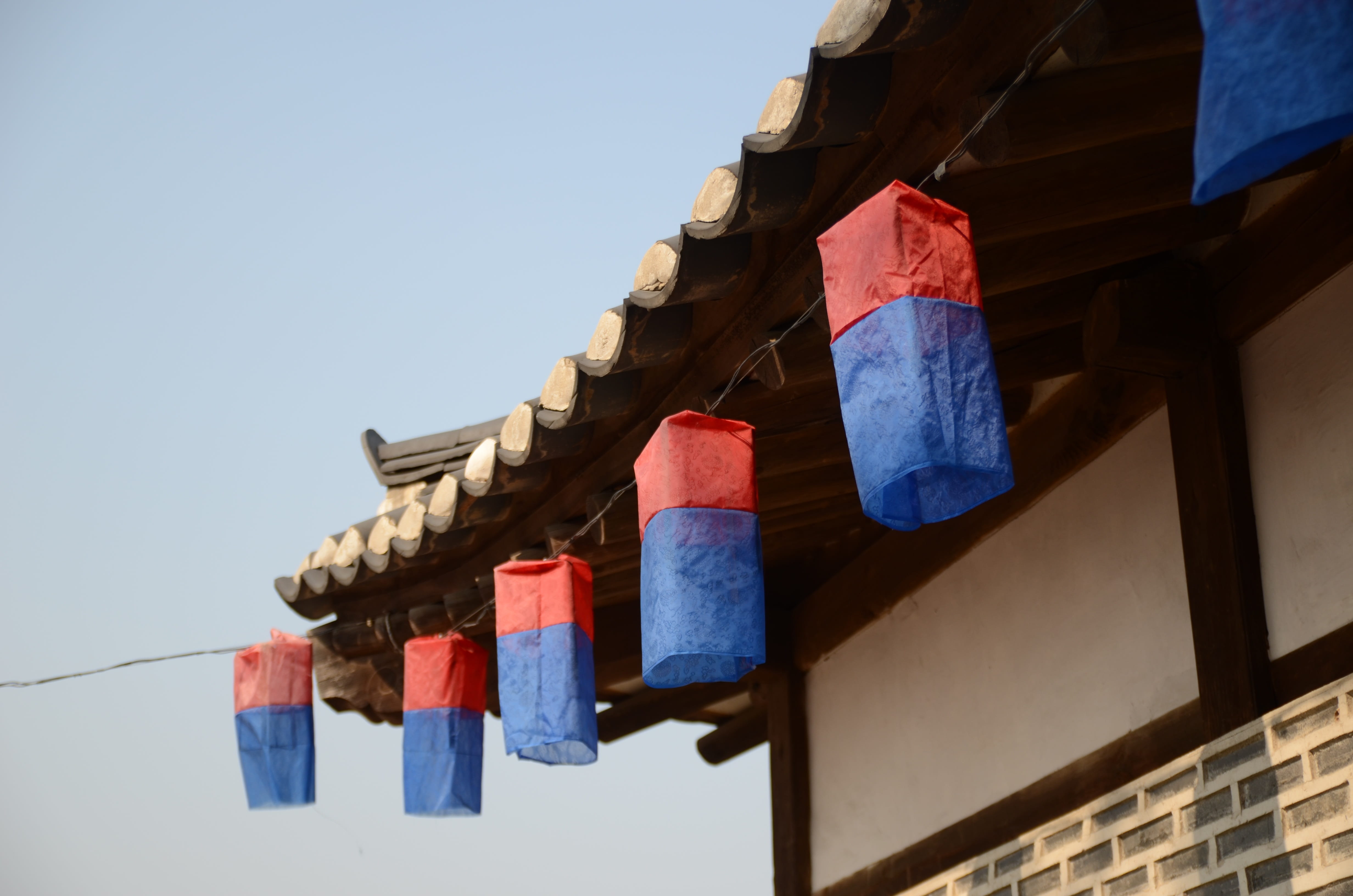 no people, hanging, building exterior, republic of korea, traditional, lanterns, korea co ltd, architecture, clothesline, forbidden city, seoul, traditional houses, HD Wallpaper