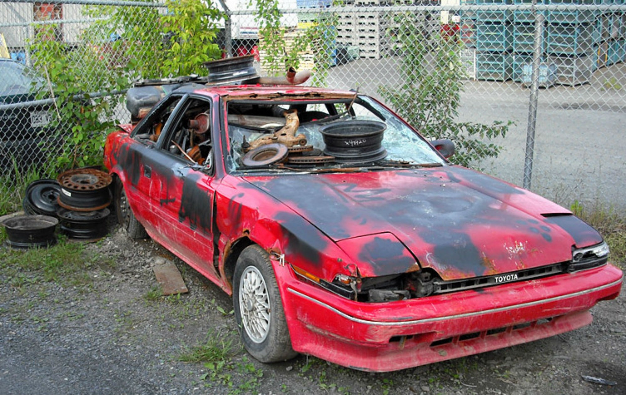 outdoors, bad condition, run-down, motor vehicle, 1080P, obsolete, scrap yard, metal, plant, scrapyard, nature, car, rusty, damaged, demolished, junkyard, HD Wallpaper