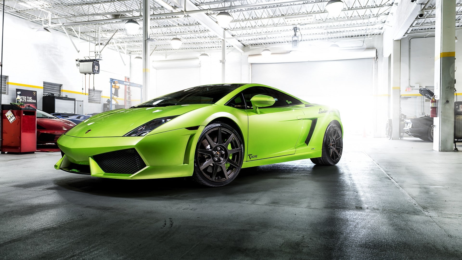 technology, no people, indoors, parking garage, luxury, Lamborghini, sports car, 1080P, automobile industry, garage, day, architecture, motor vehicle, HD Wallpaper