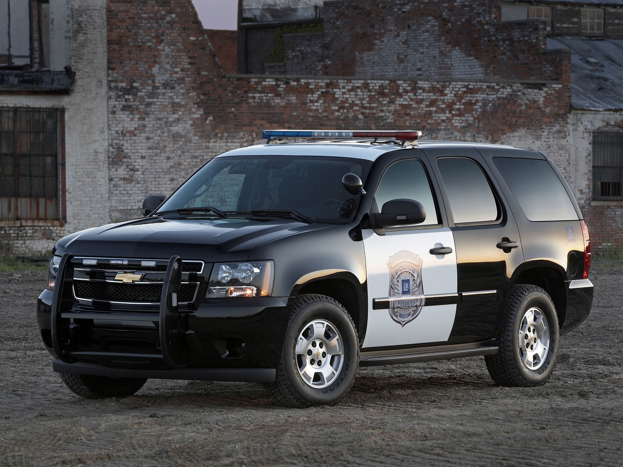 Police, modern, 4wd, off, car, engine, off-Road Vehicle, mode of transportation, stationary, tahoe, no people, damaged, all - Laundry Detergent, day, backgrounds, HD Wallpaper