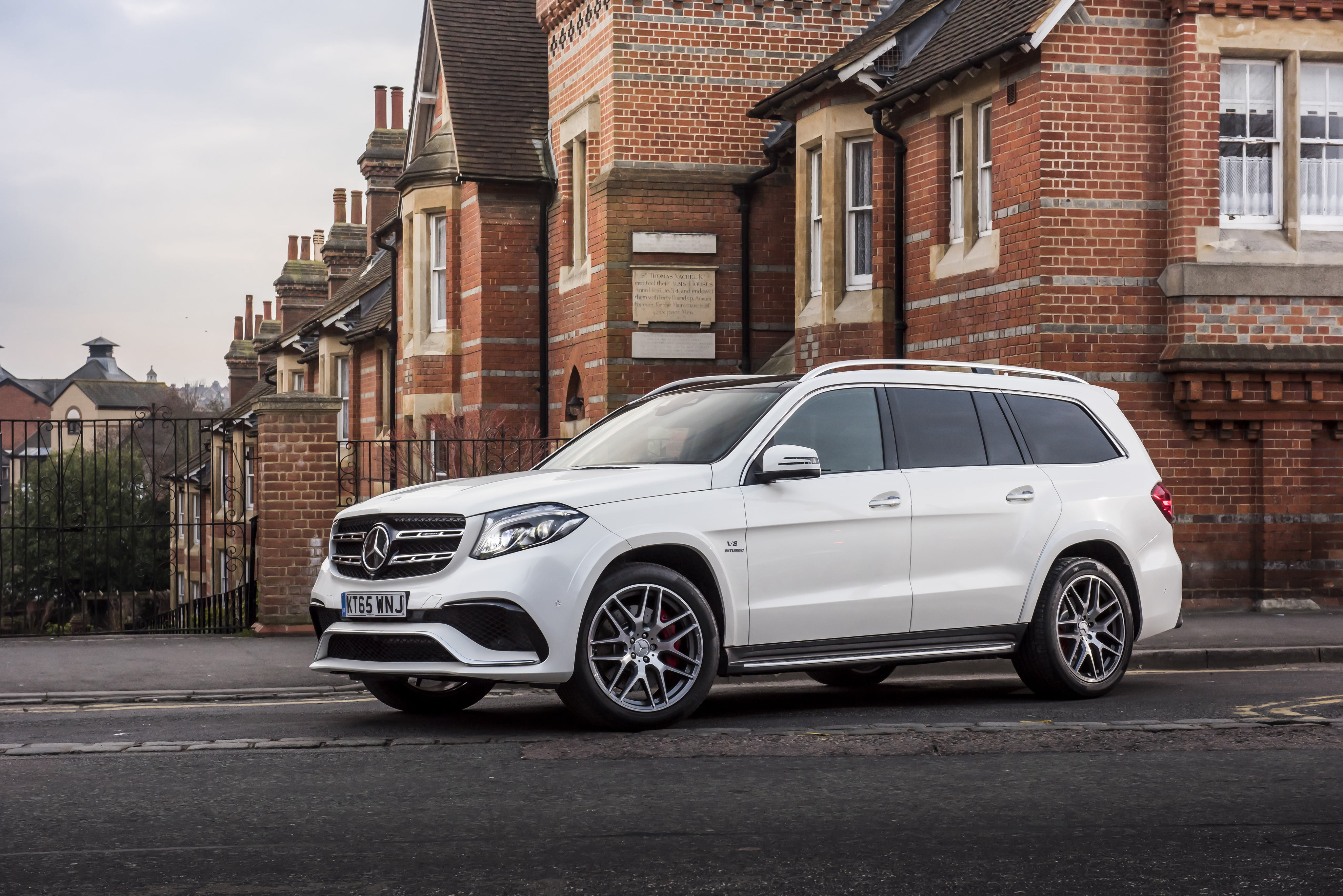 Mercedes-Benz, mode of transportation, parking, X166, g, built structure, white, no people, GLS-Class, building exterior, retro styled, road, motor vehicle, HD Wallpaper