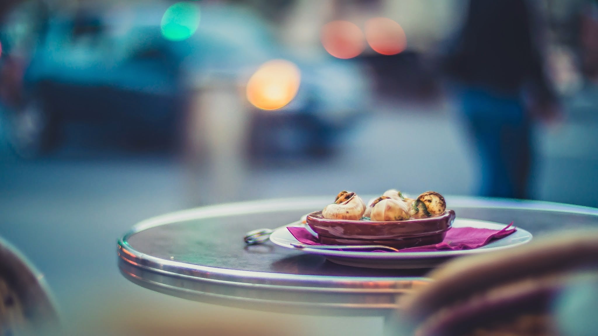close-up, food, plate, eating utensil, still life, selective focus, breakfast, kitchen utensil, table, sweet food, crockery, snack, glass, focus on foreground, HD Wallpaper