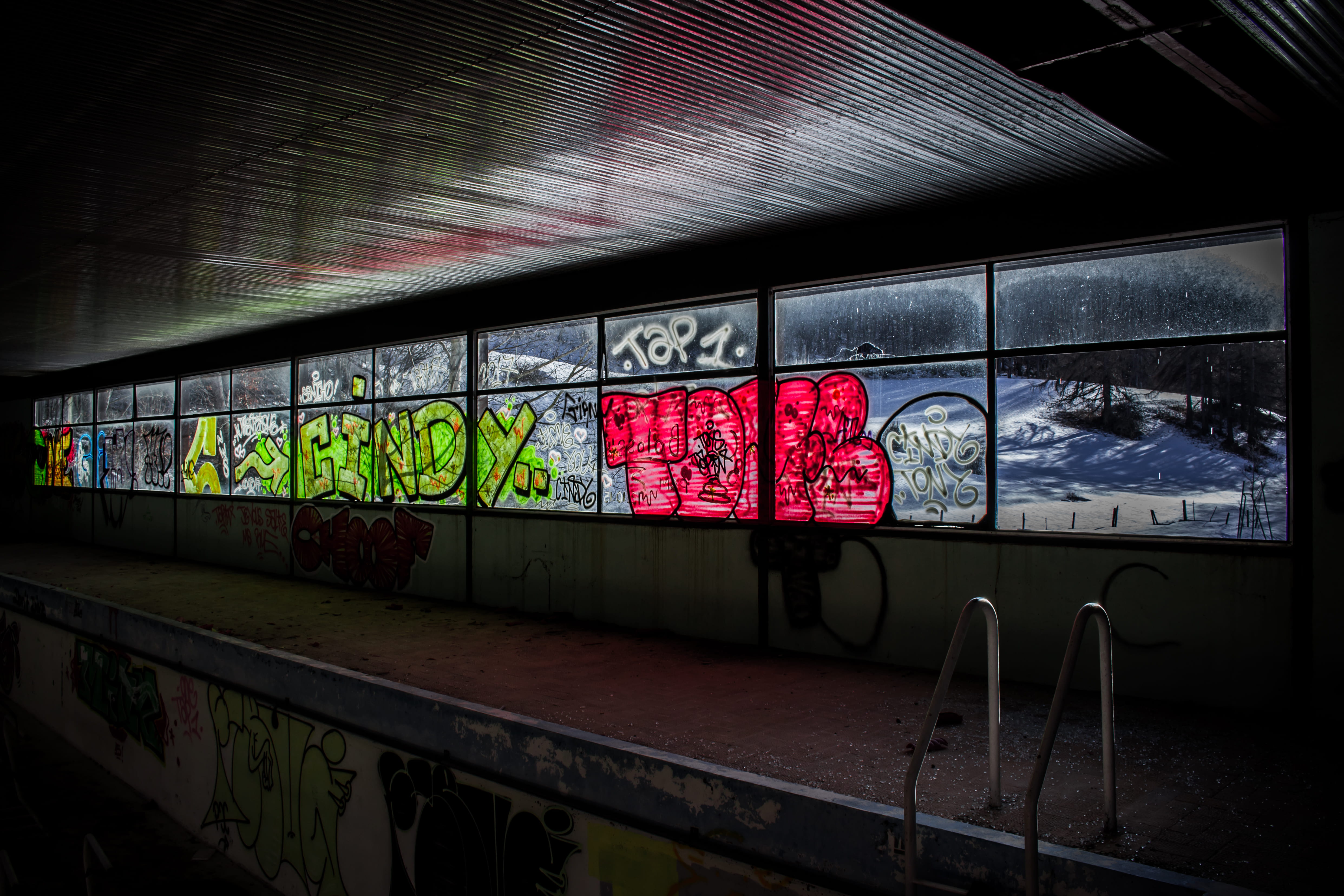 architecture, abandoned, transportation, street art, handrail, no people, art and craft, mode of transportation, text, steel, built structure, graffiti, HD Wallpaper