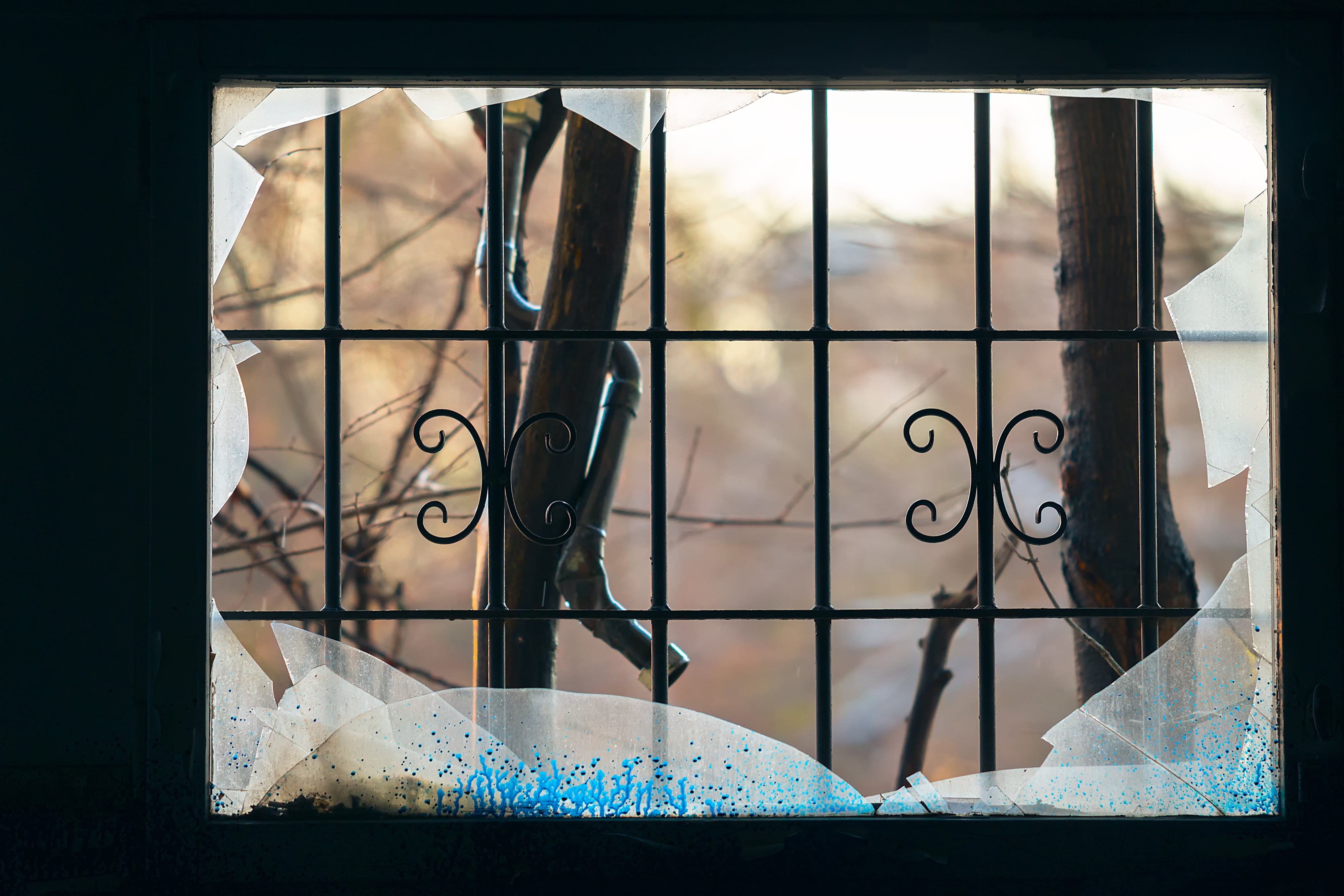 building, steel, nature, shape, junk, thief, steal, 4K, trashed, broke, architecture, glass, empty, transparent, crime, built structure, industry, danger, HD Wallpaper