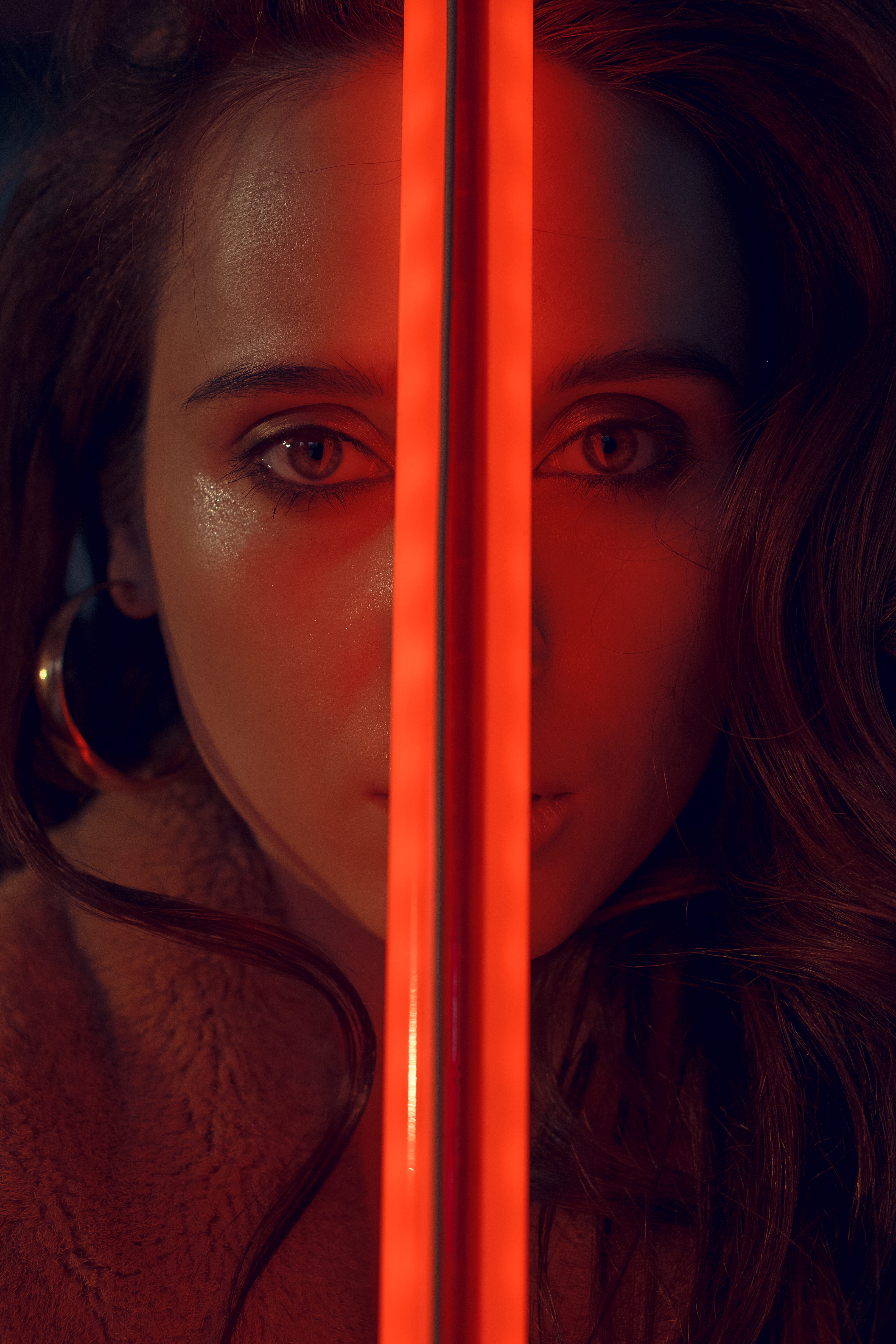 portrait, light, real people, woman, 4K, closeup, fashion, center, sword, neon, girl, young adult, eye, young women, red, female, headshot, front view, Phone HD Wallpaper