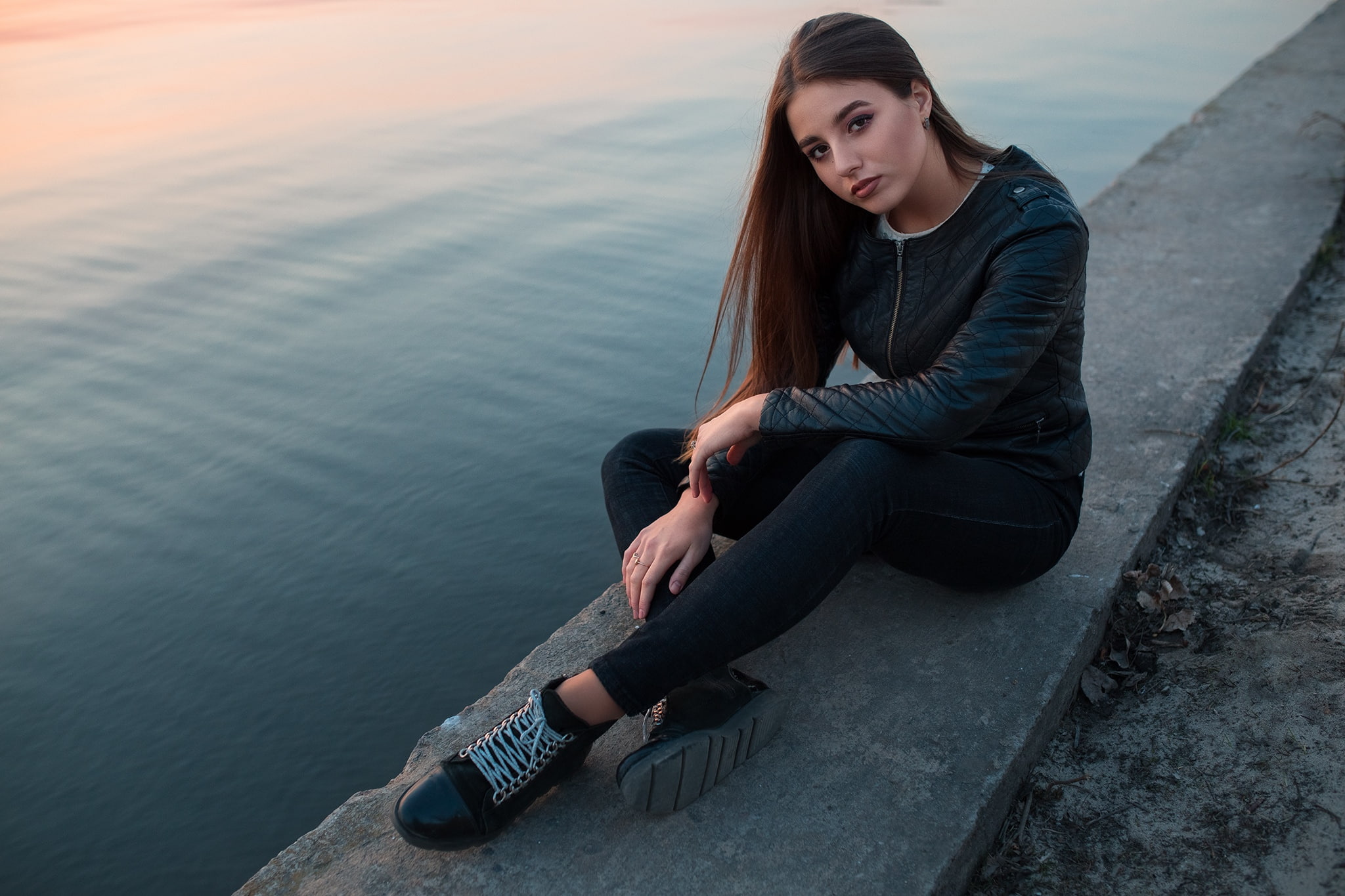 jeans, day, model, Dmitry Shulgin, water, outdoors, young women, straight hair, shoe, real people, one person, beautiful woman, women outdoors, long hair, HD Wallpaper
