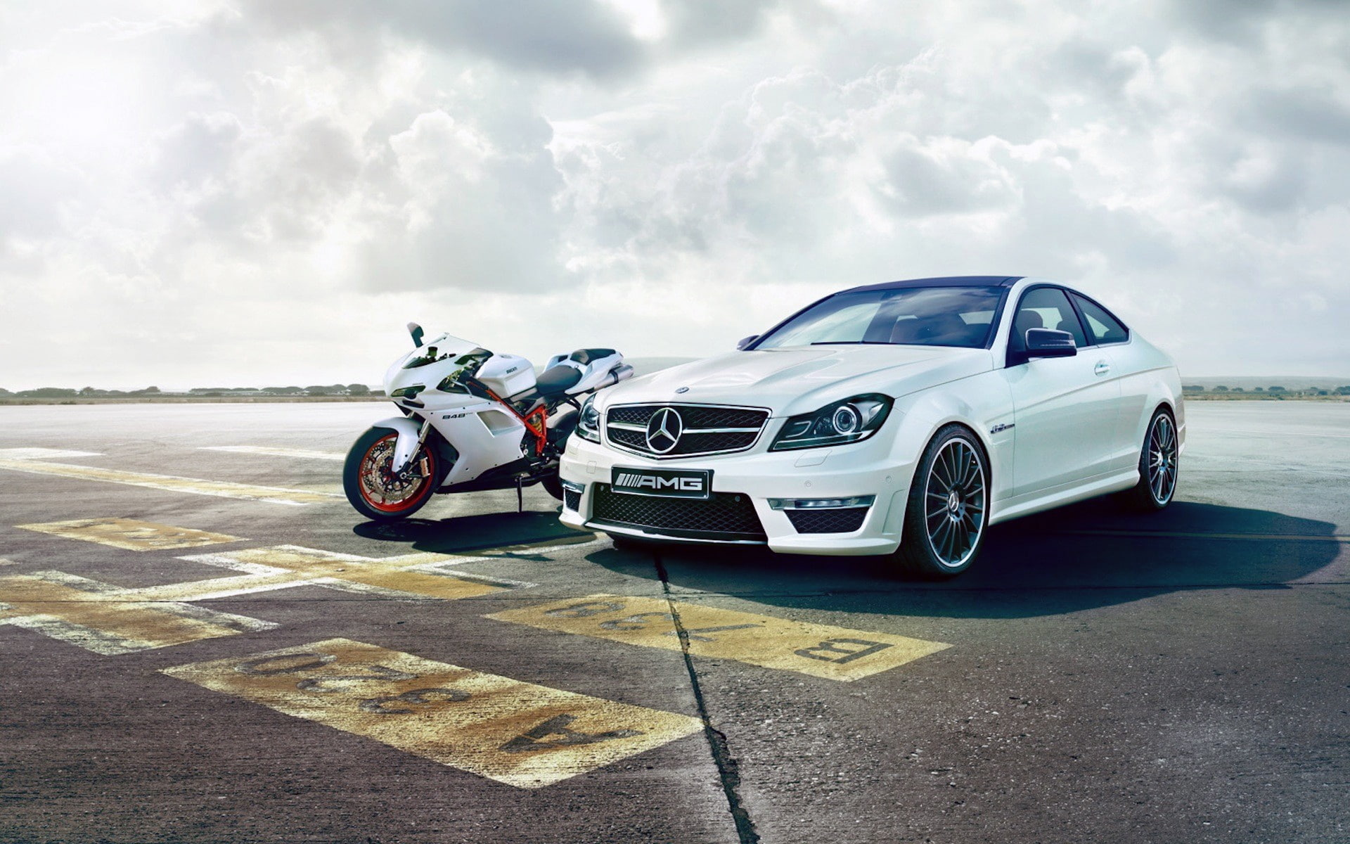 mercedes, amg, coupe, white, c, 1080P, Car, Benz, sports, bik, Ducati, Motorcycle, HD Wallpaper