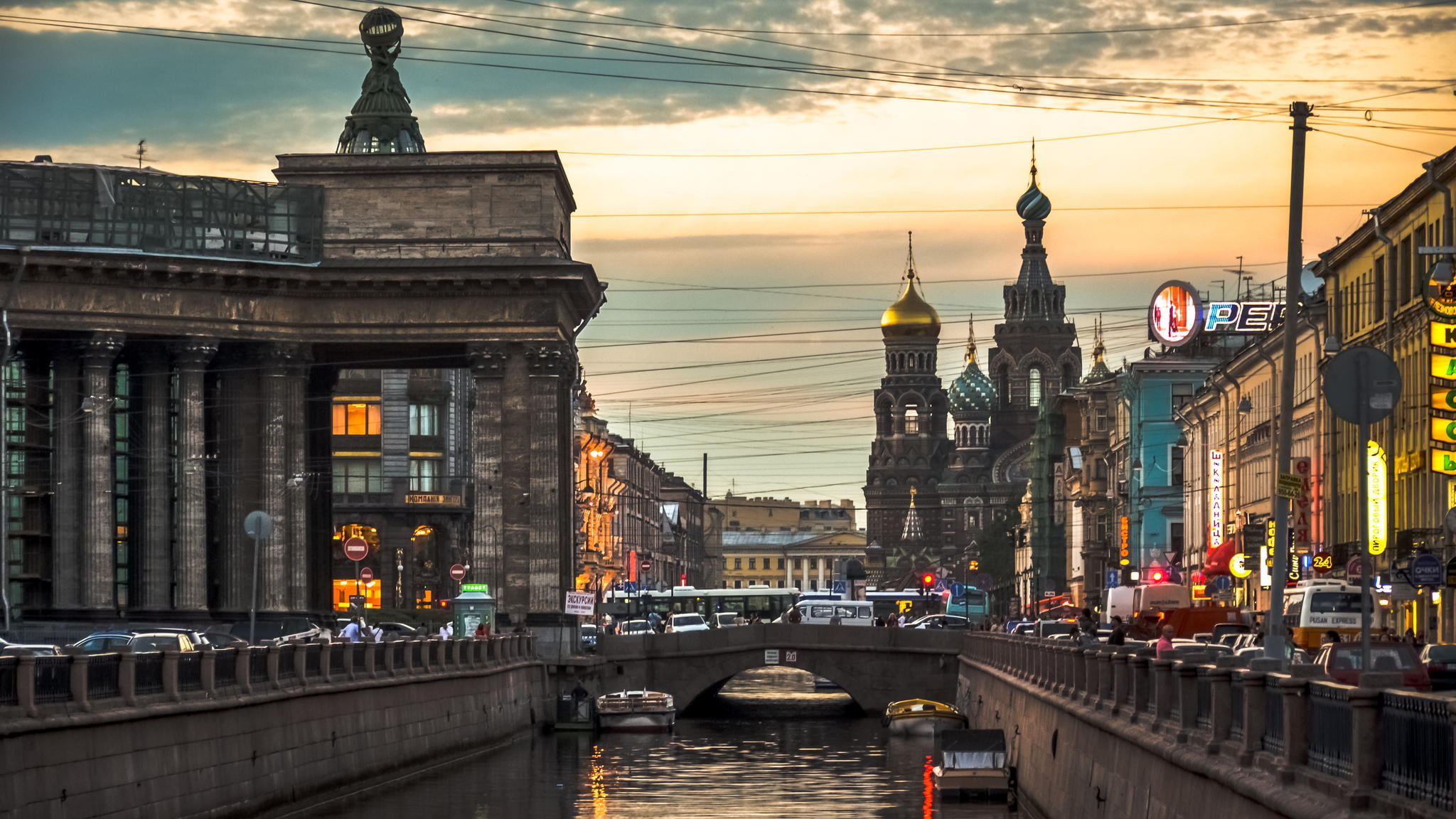 reflection, buildings, city Life, motor vehicle, mode of transportation, cultures, cloud - sky, sunset, river, street, car, canal, Nevsky Prospekt, city, HD Wallpaper
