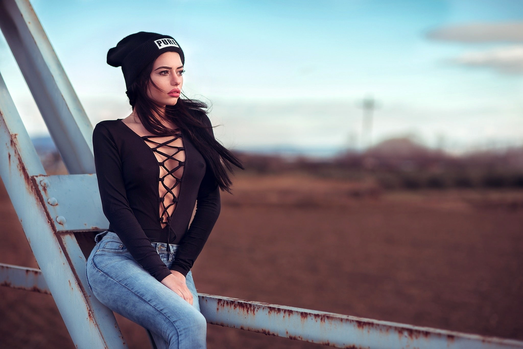 posing, makeup, Dimitris Konstantinidis, hat, bokeh, landscape, jeans, hairstyle, Mike, sexy, Marianna Bafiti, portrait, brunette, 1080P, beauty, model, HD Wallpaper