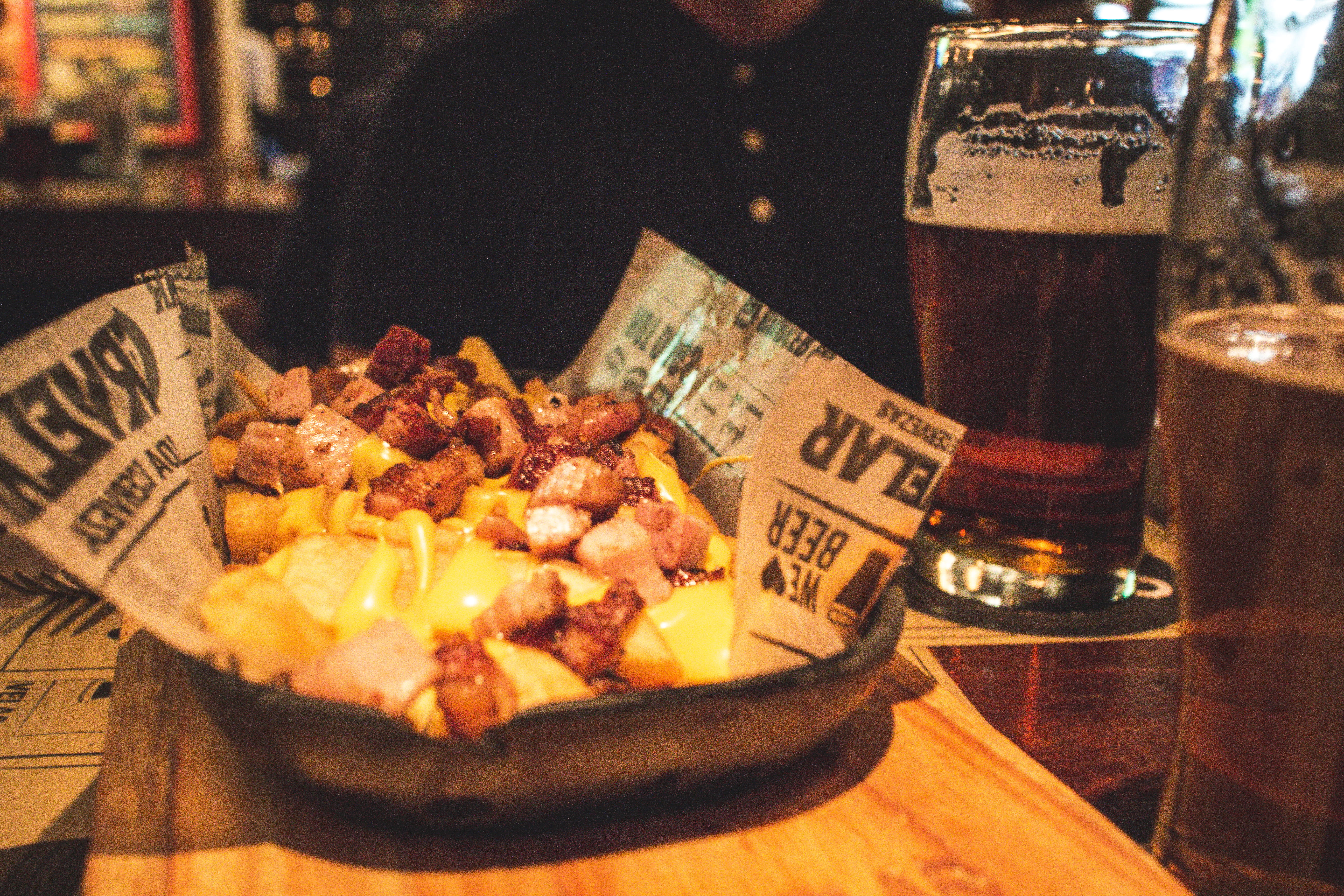 selective focus, text, freshness, ready-to-eat, snack, happy hour, still life, business, beer glass, bar - drink establishment, beer, buenos aires, close-up, HD Wallpaper