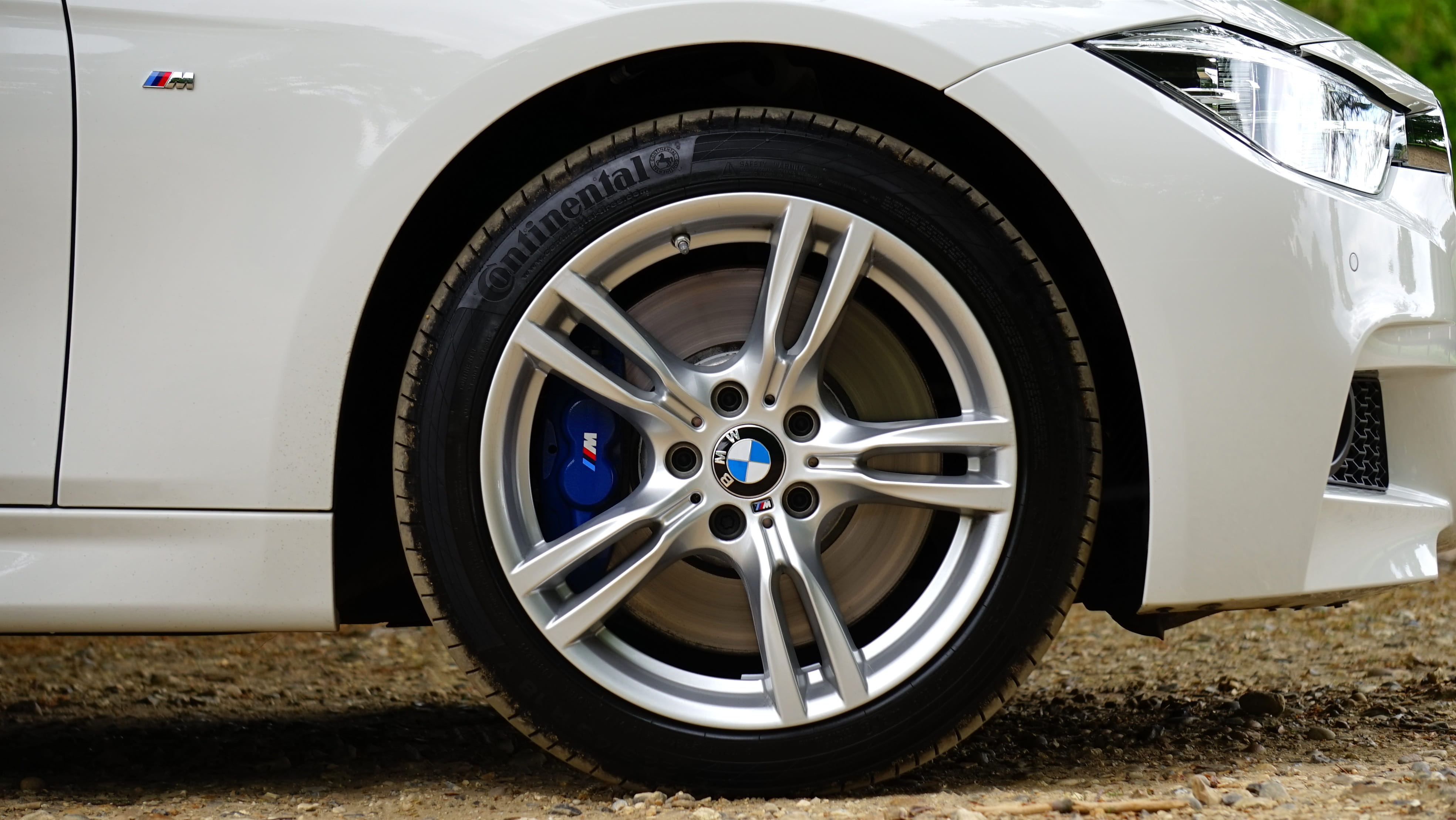 Auto, design, travel, machine, speed, 4K, luxury, metal, Alloy, Bmw, headlight, dirty, rubber, Automobile, car, gray, tire, motion, road, fast, transportation, HD Wallpaper