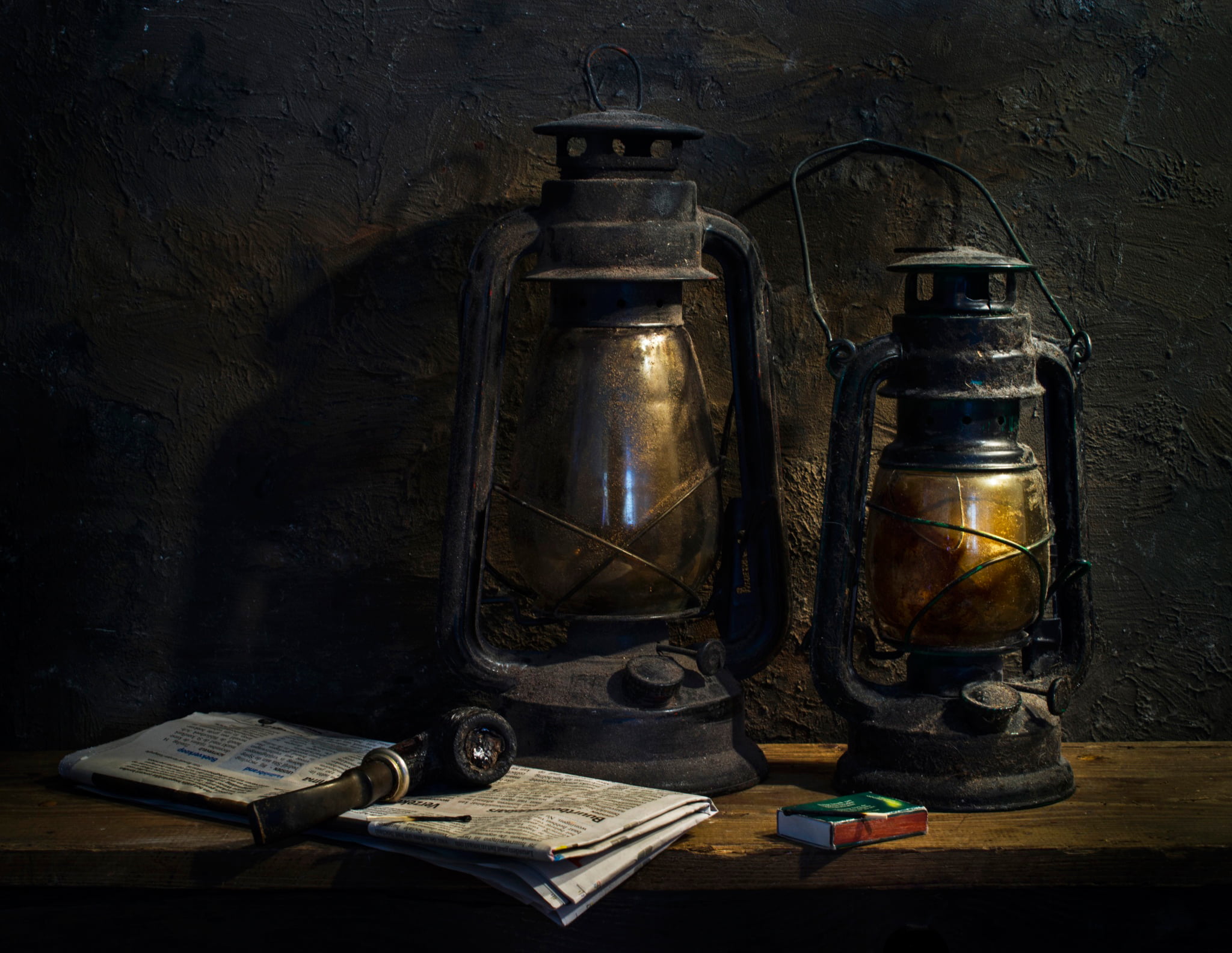 kerosene, publication, weathered, oil lamp, wood - material, lights, book, education, the past, two, 1080P, glass - material, tube, literature, container, HD Wallpaper