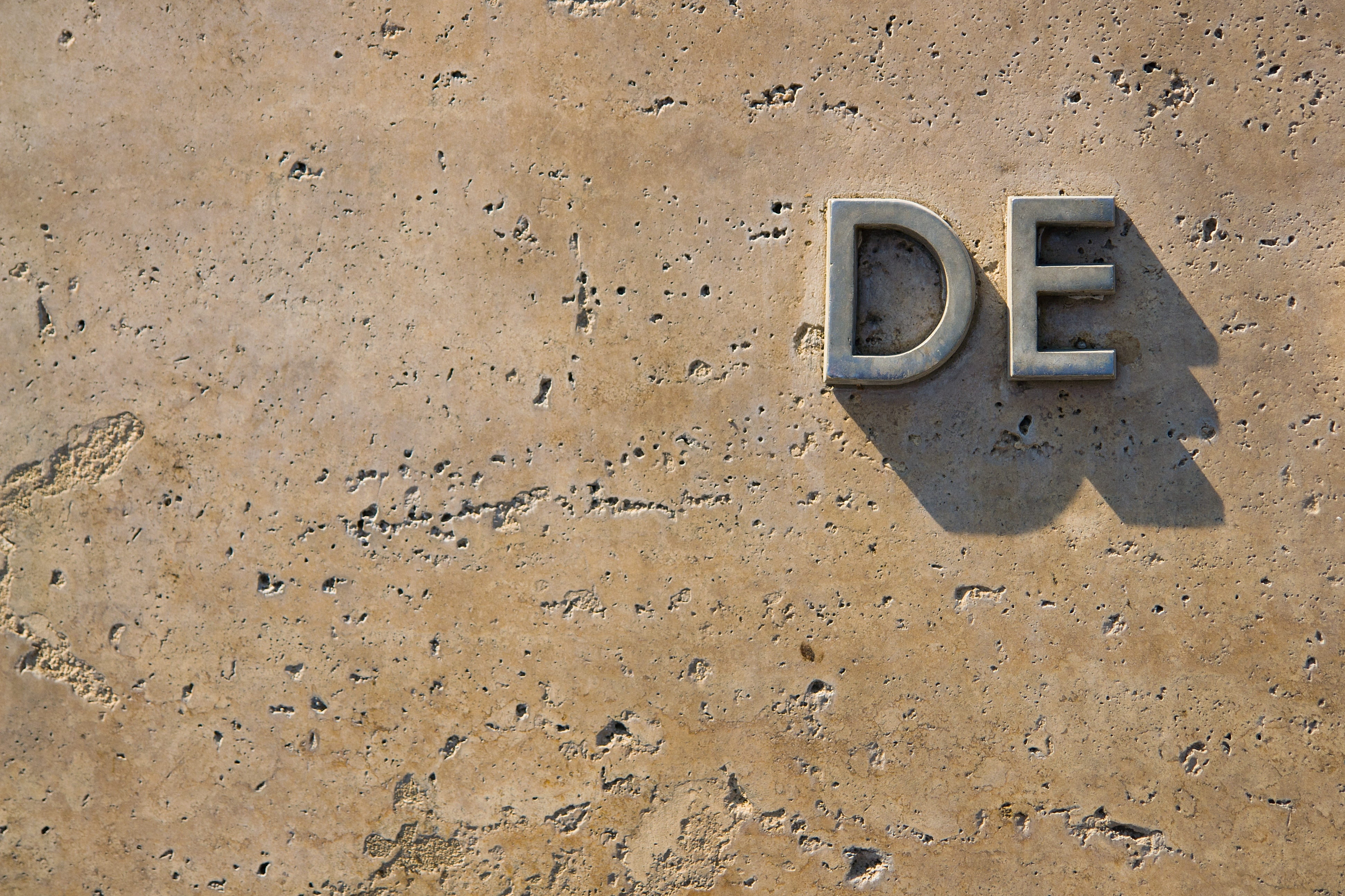 built structure, decor, symbols, sign, metal, concept, culture, textured, information, lettering, de, long shadow, building exterior, deutschland, concrete, HD Wallpaper