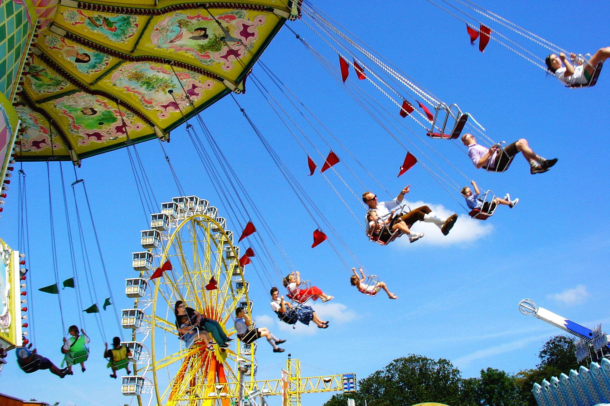 park, fairground, festival, sky, fair, amusement park ride, year market, people, celebrate, enjoyment, real people, amusement park, chain swing ride, personal, HD Wallpaper