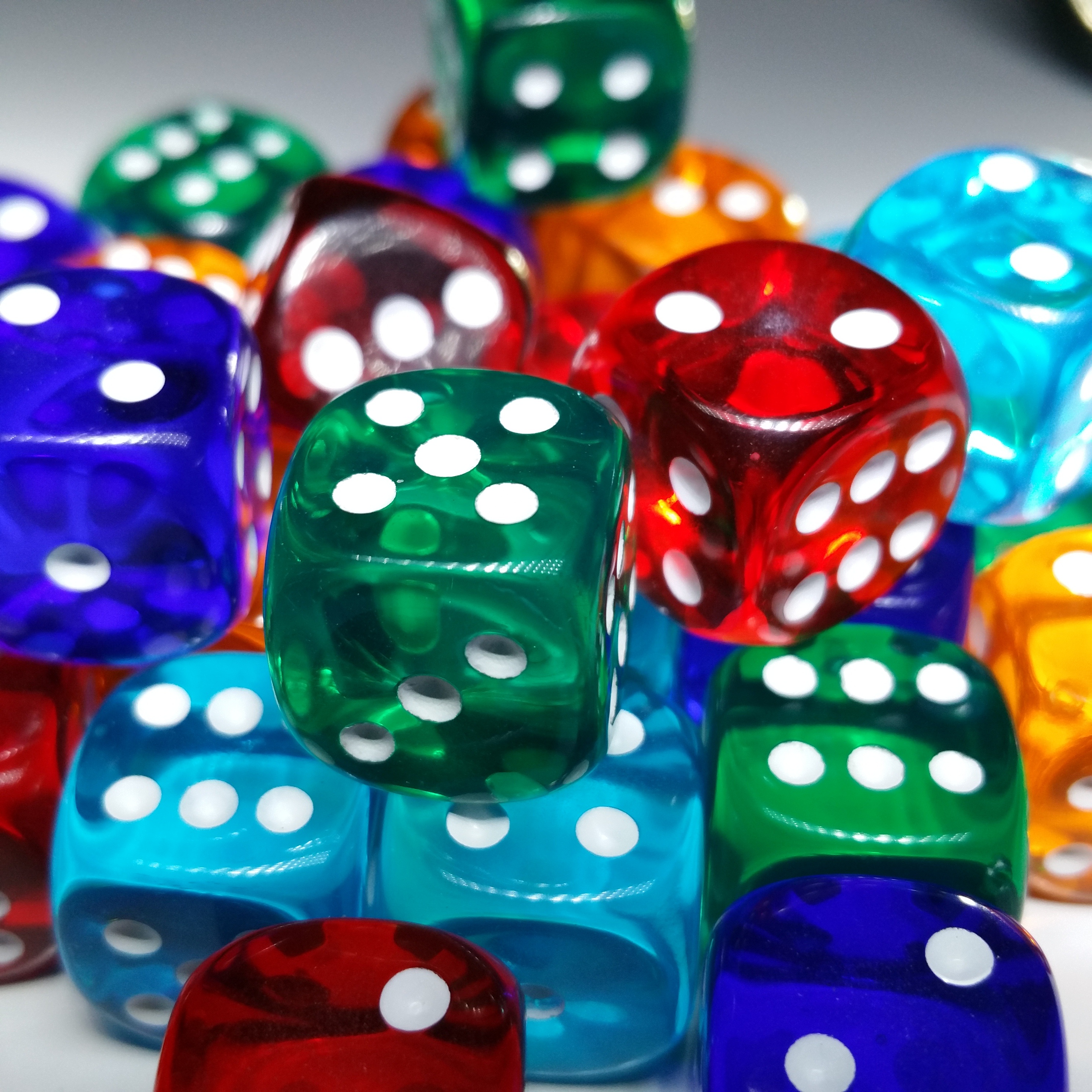 holiday, variation, choice, leisure games, still life, shape, craps, gambling, dice, no people, pattern, group of objects, play, leisure activity, indoors, Phone HD Wallpaper